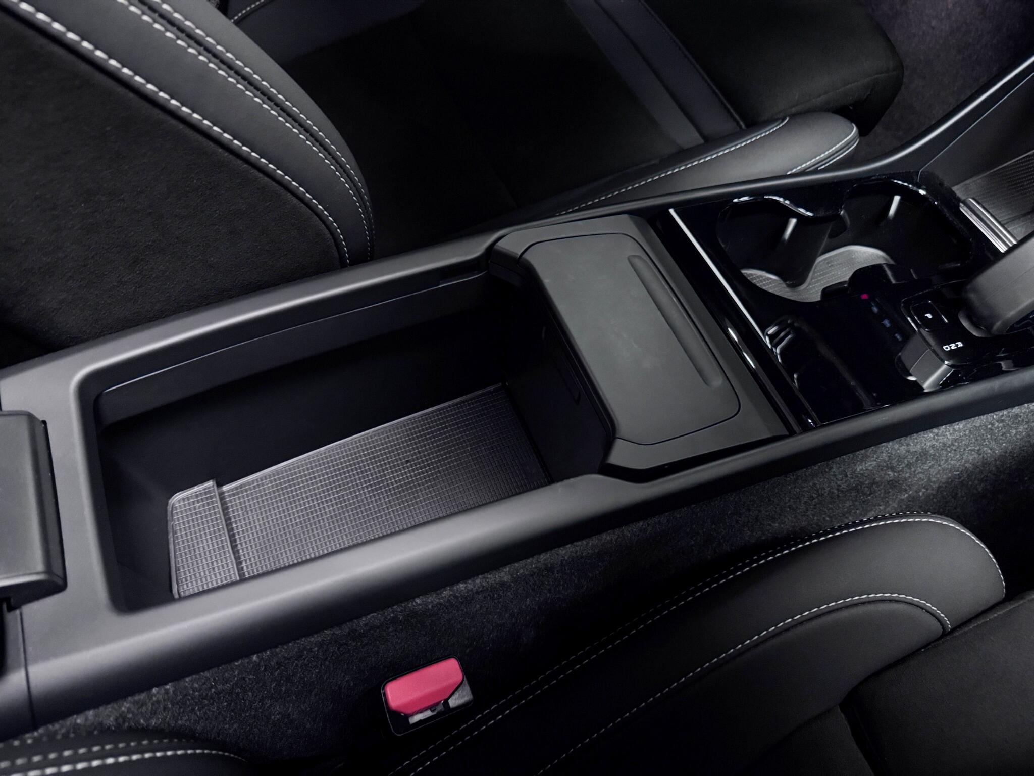 Volvo XC40 view 34