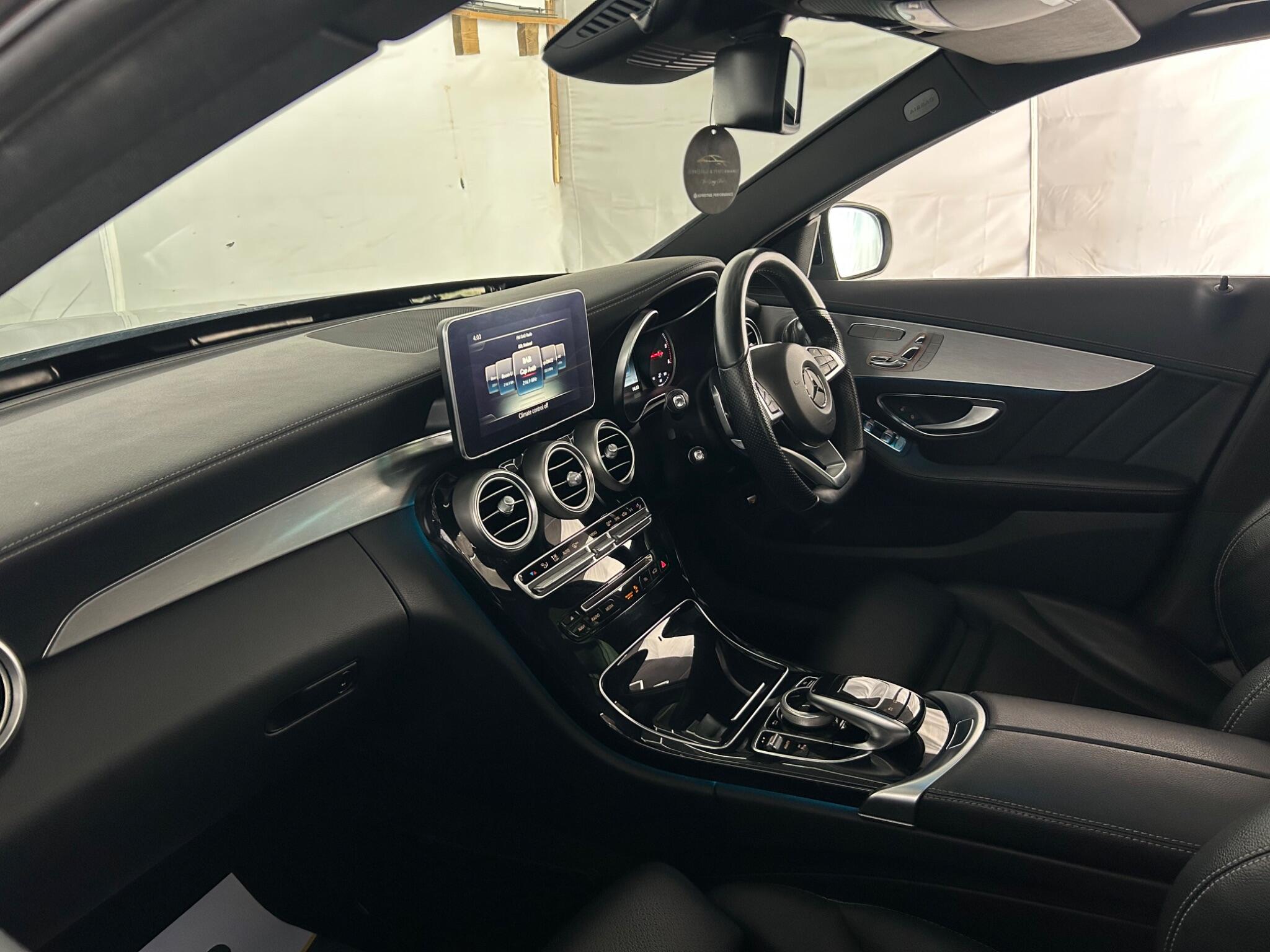 Mercedes-Benz C Class view 19