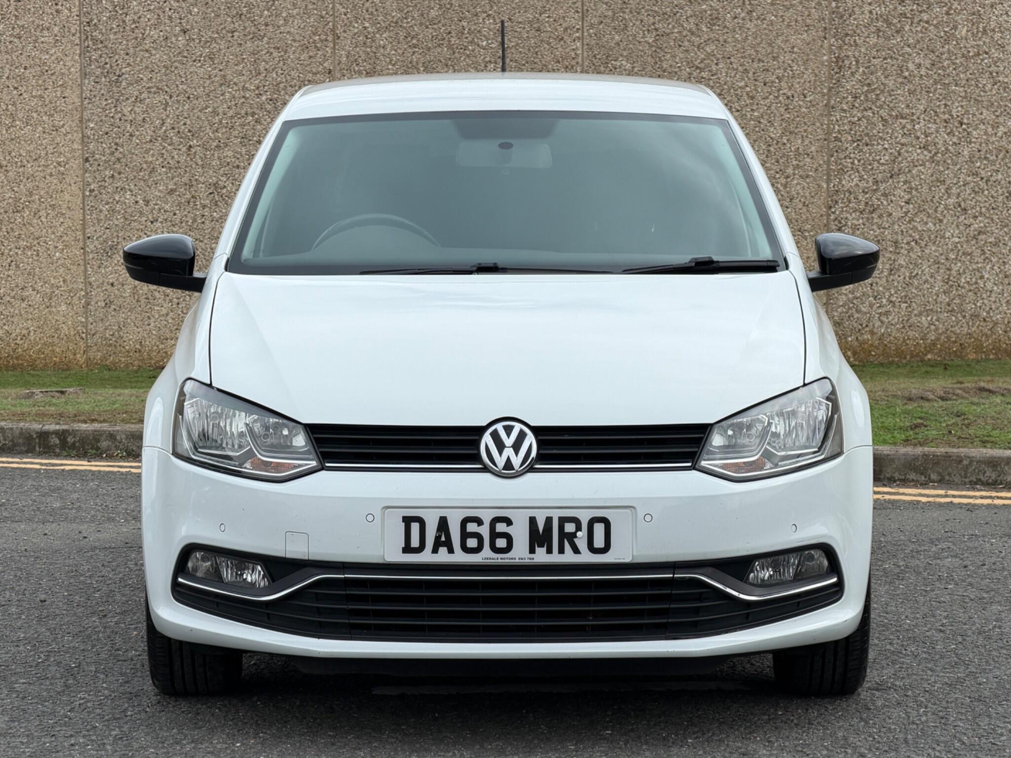 Volkswagen Polo view 9