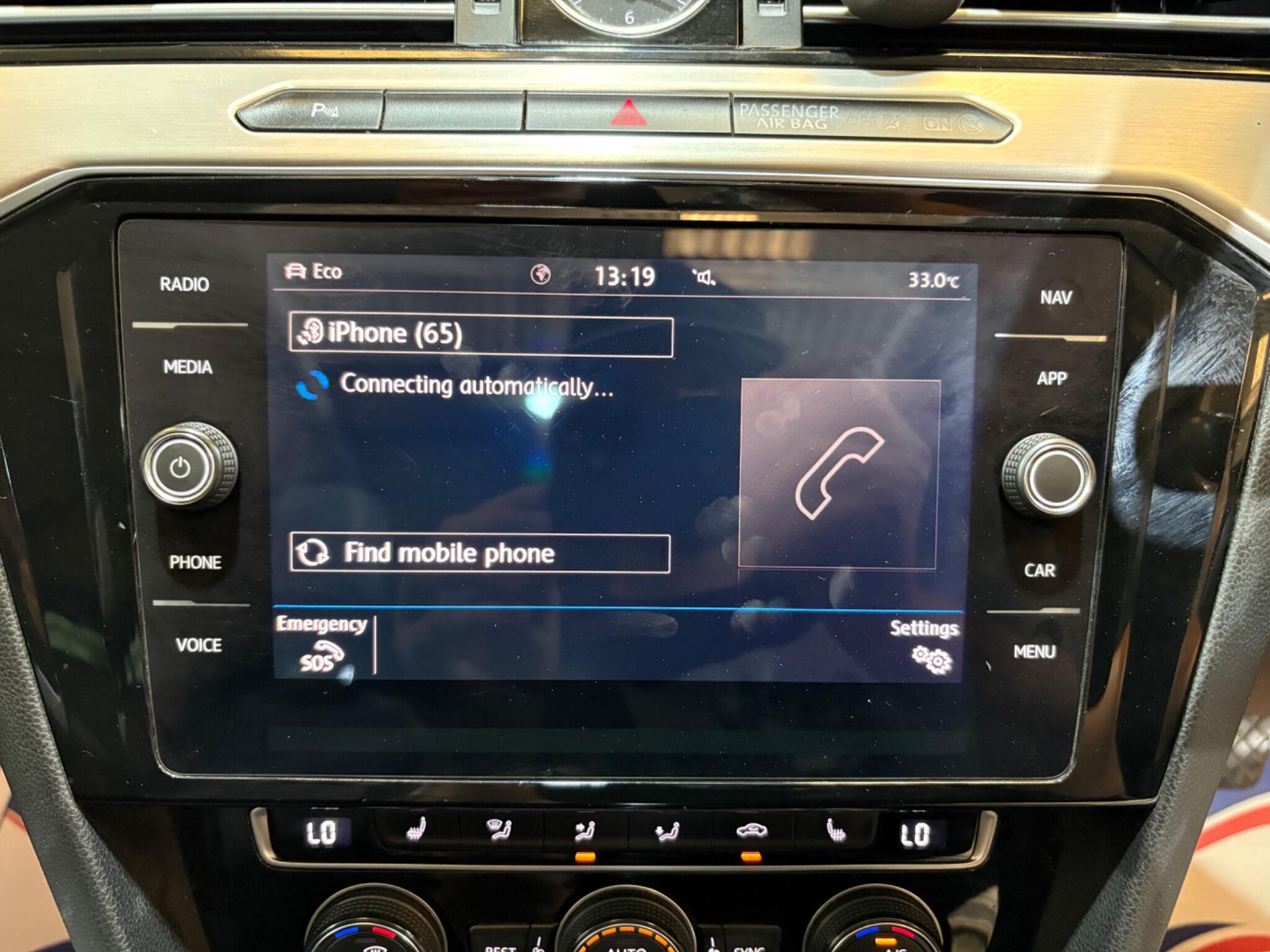 Volkswagen Passat view 21
