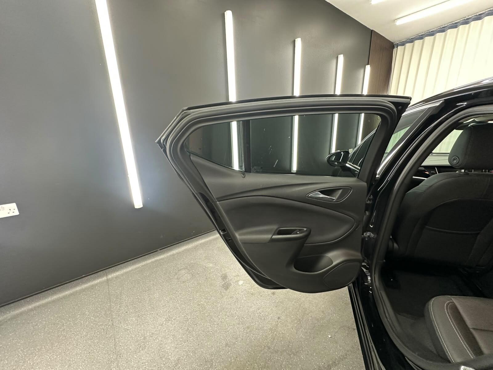 Vauxhall Astra view 17
