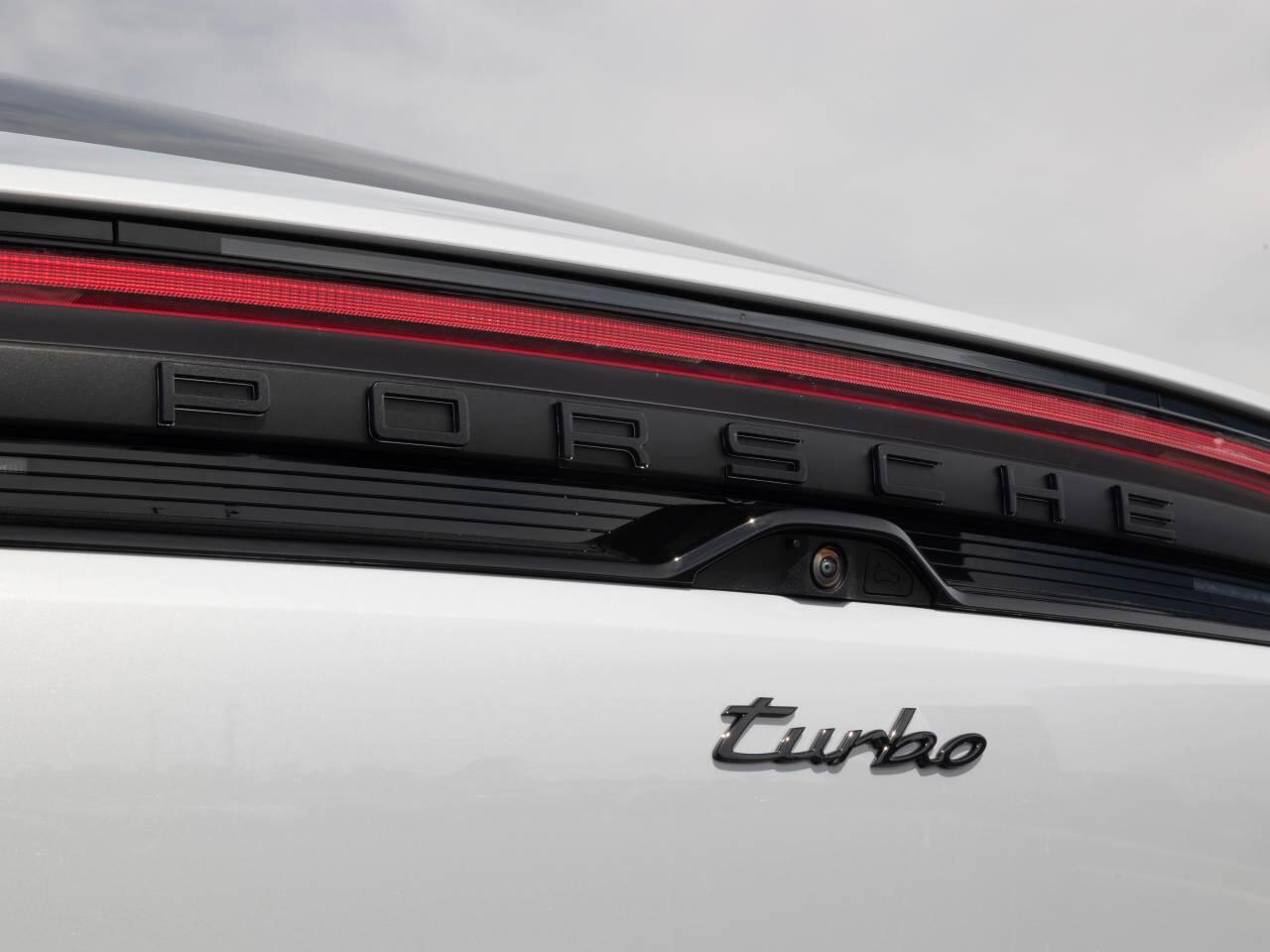 Porsche Macan view 31
