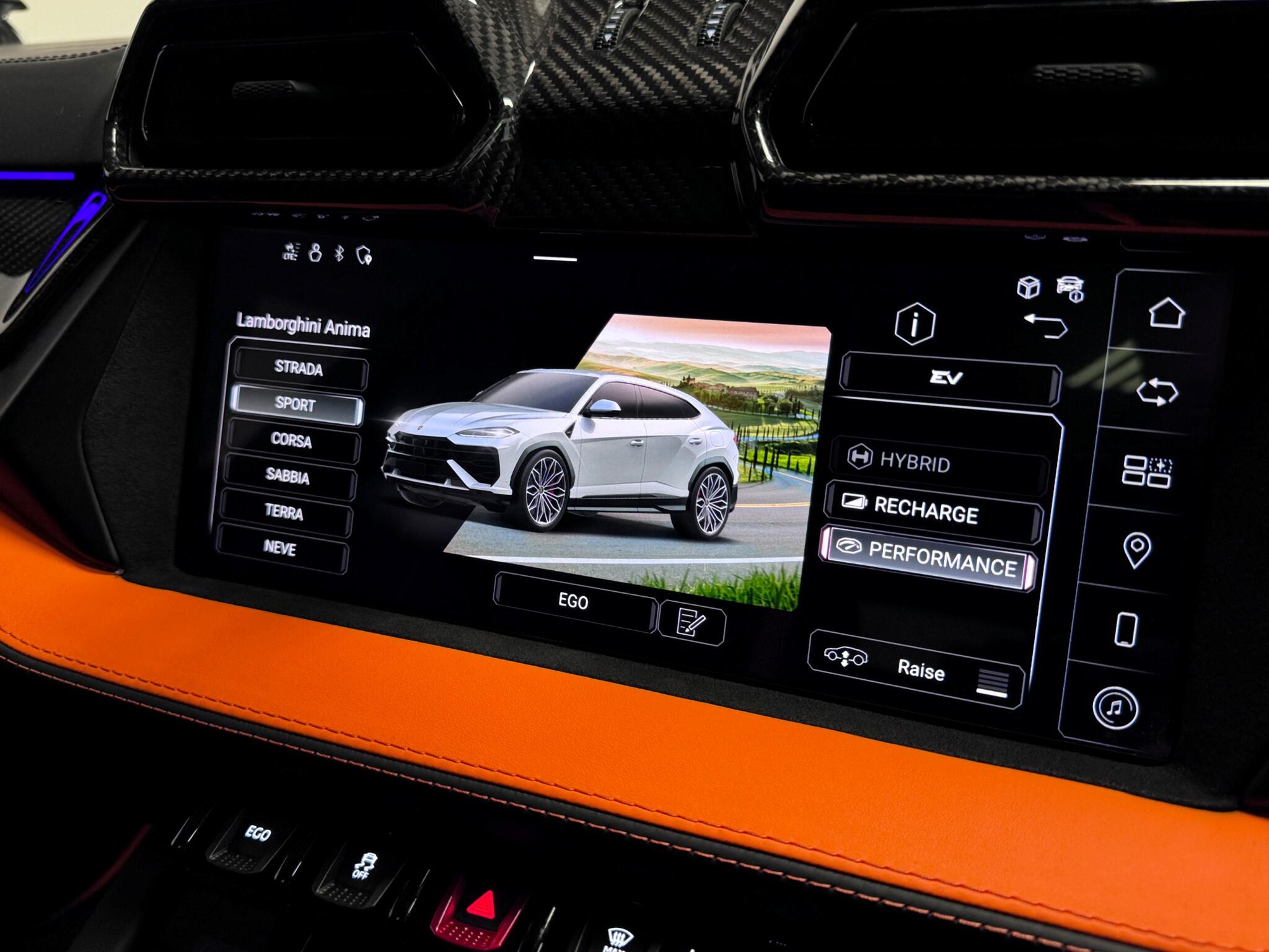 Lamborghini Urus view 65