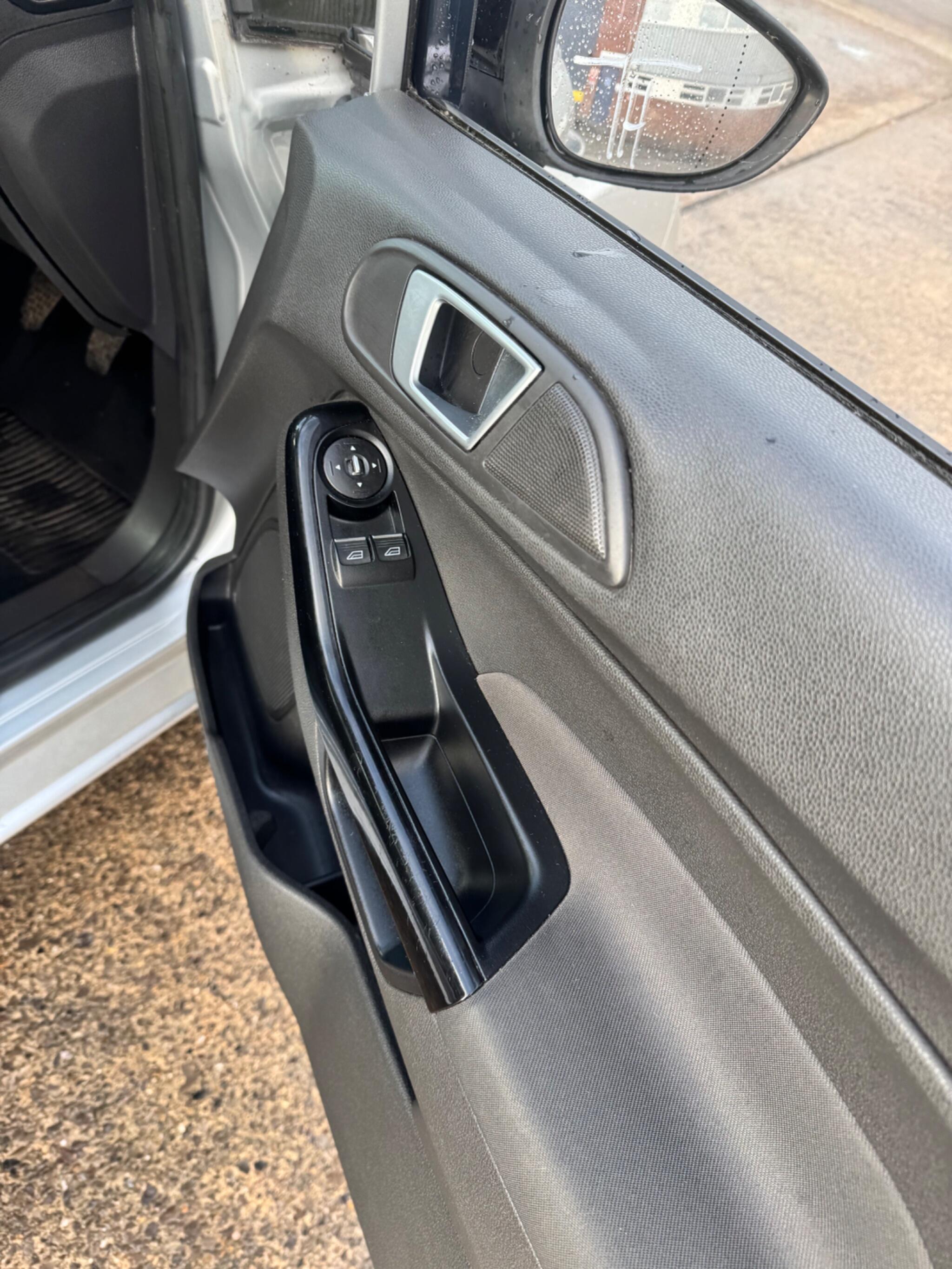 Ford Fiesta view 47