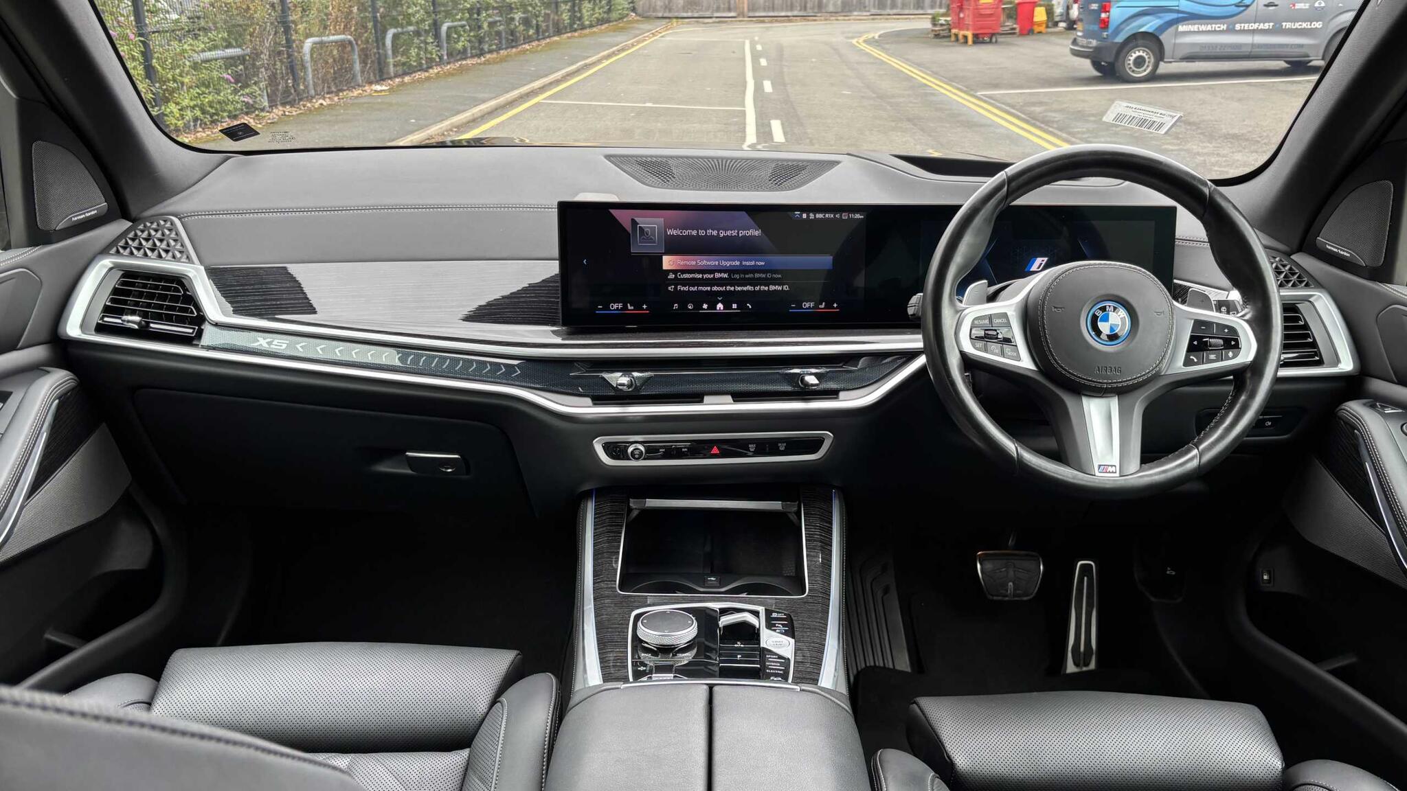 BMW X5 view 3