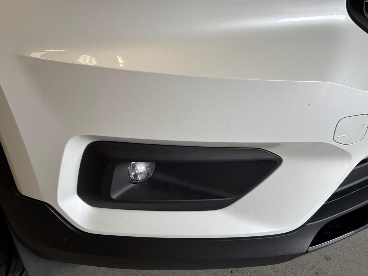 Volvo XC40 view 40