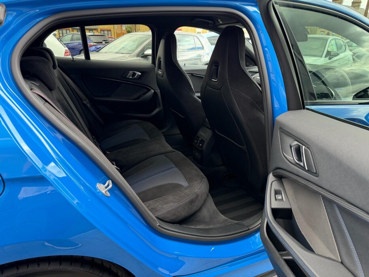 BMW 1 Series view 14