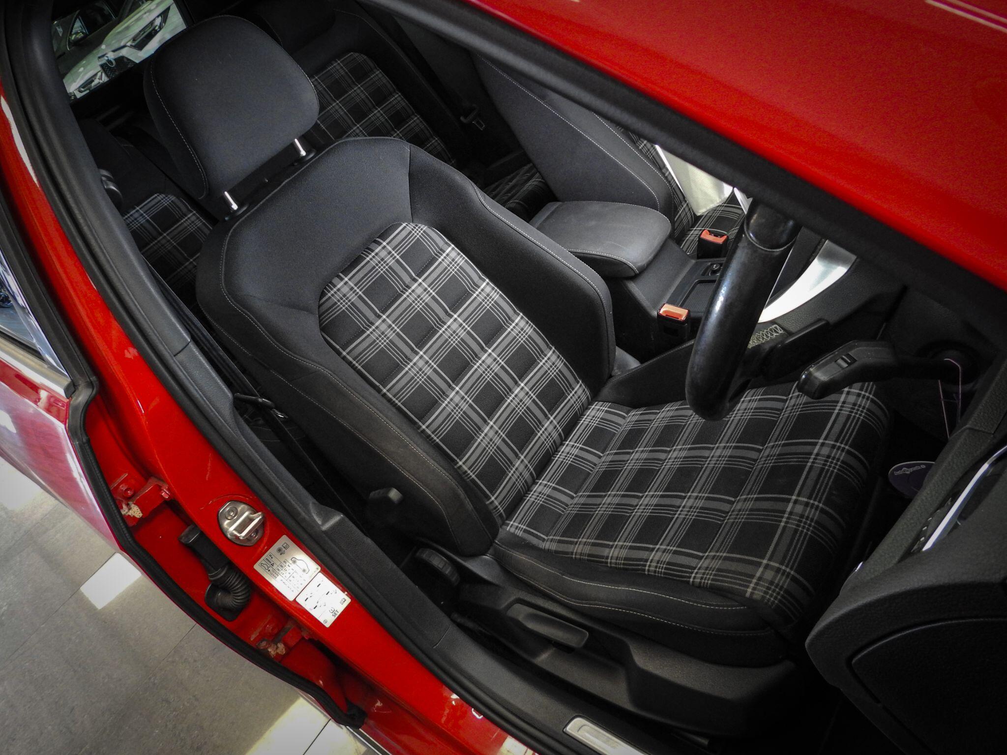 Volkswagen Golf view 35