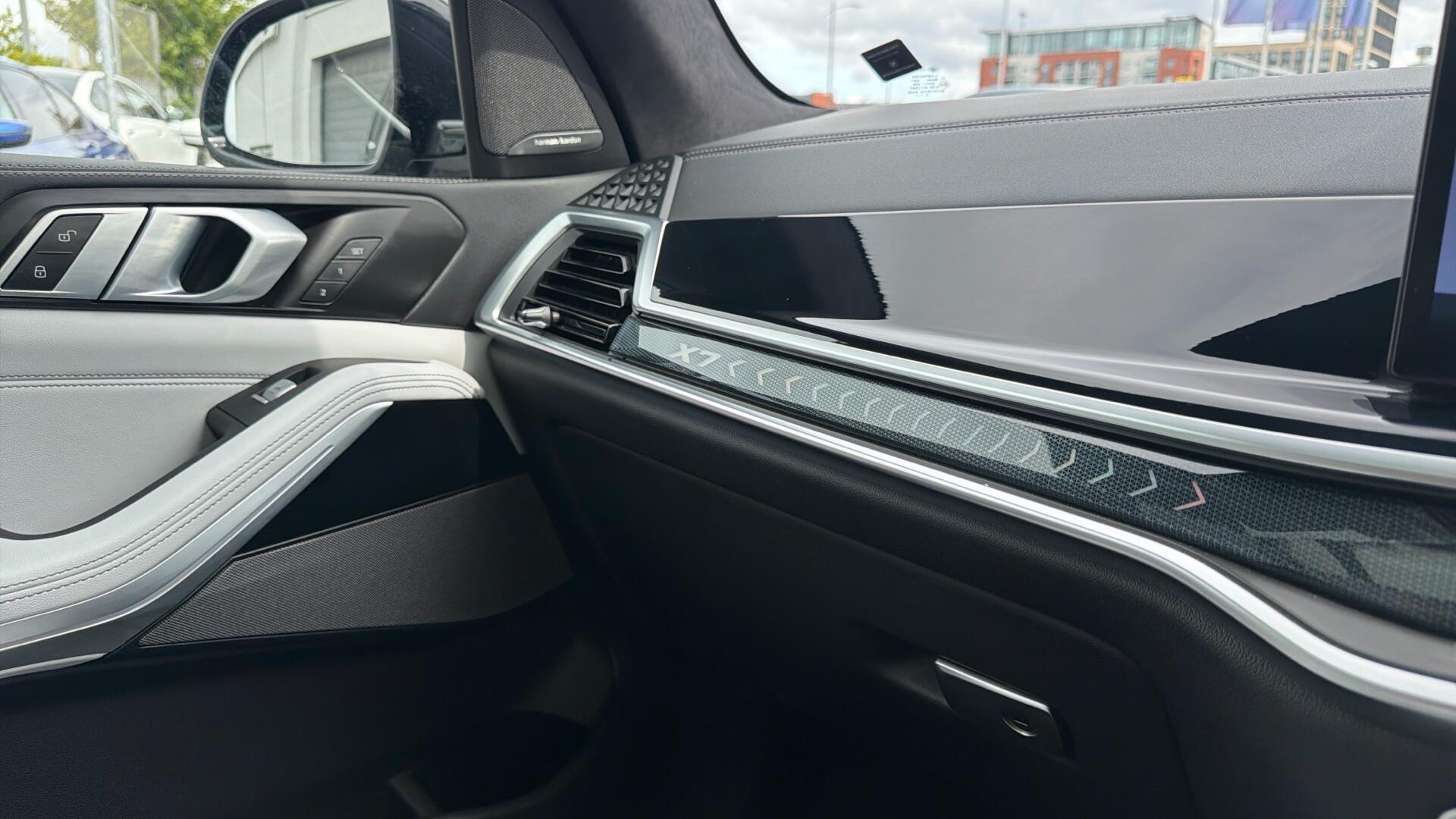 BMW X7 view 68