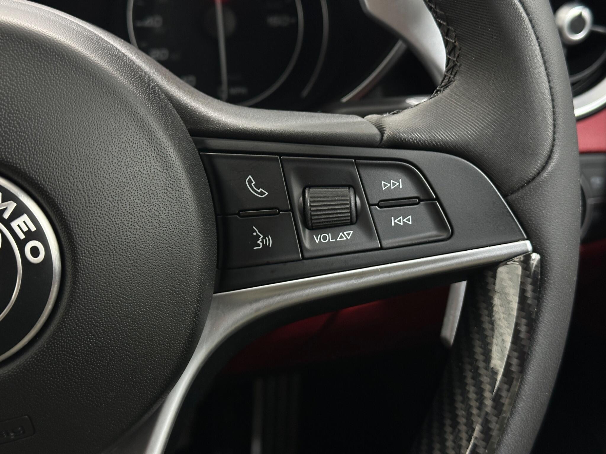 Alfa Romeo Giulia view 16