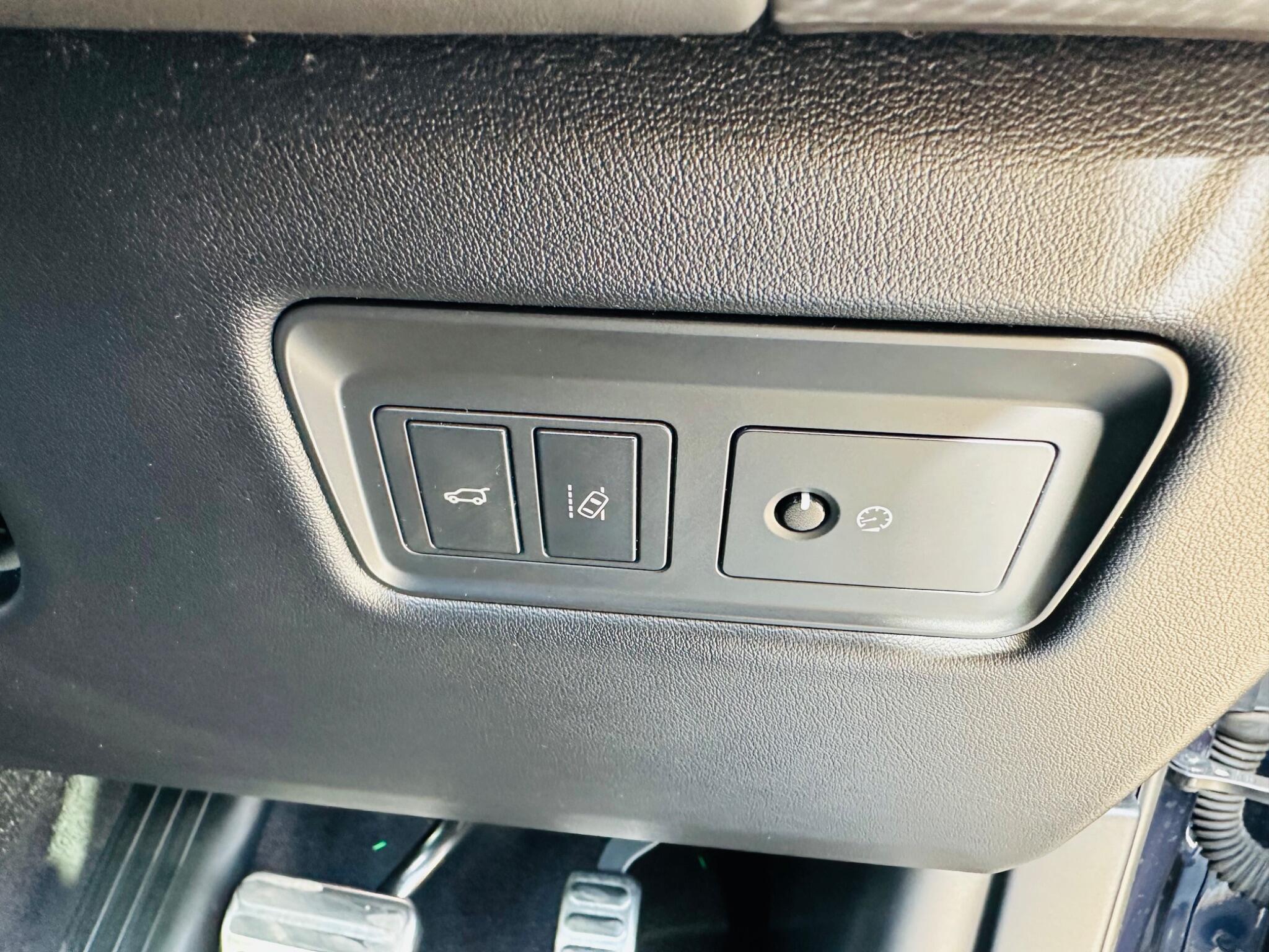 Land Rover Range Rover Sport view 28