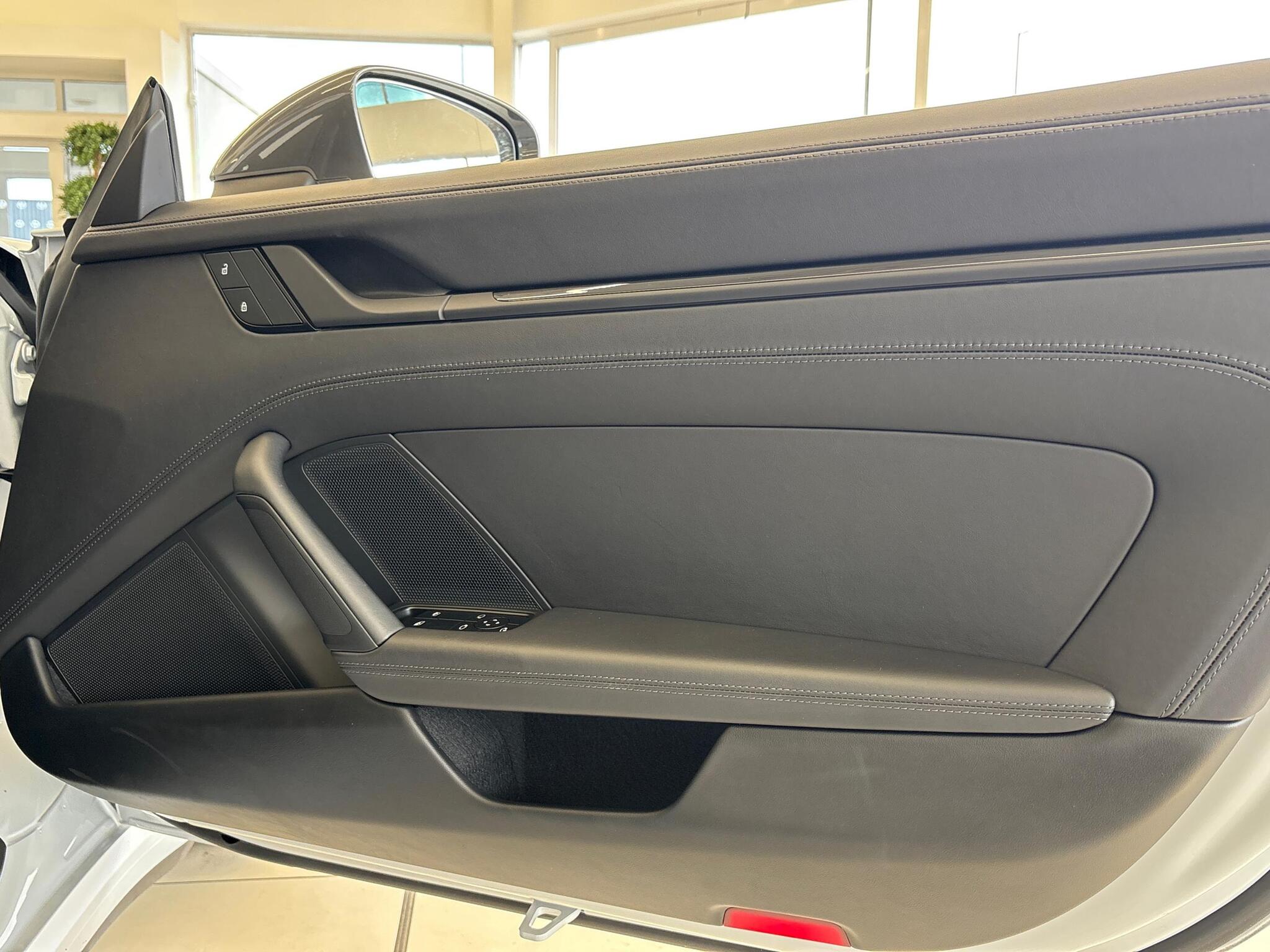 Porsche 911 view 20