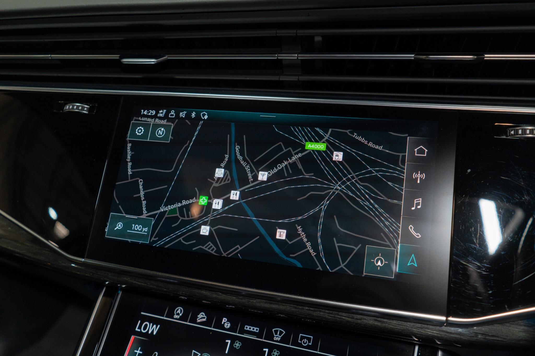 Audi SQ7 view 20