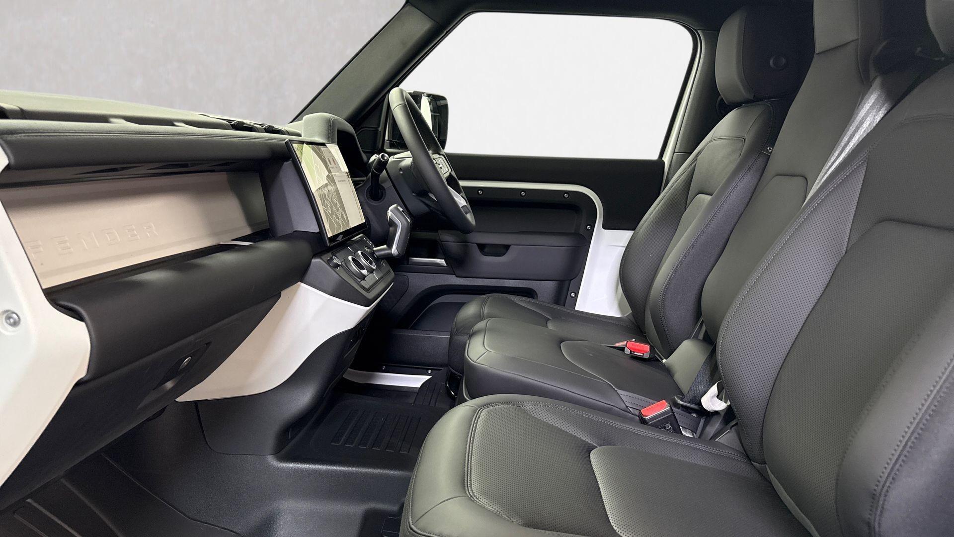 Land Rover Defender view 3