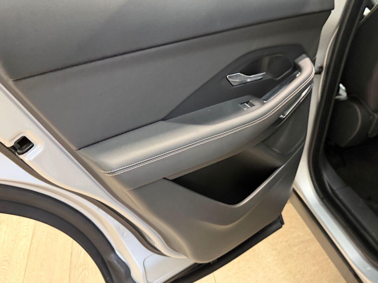 Jaguar E-Pace view 35