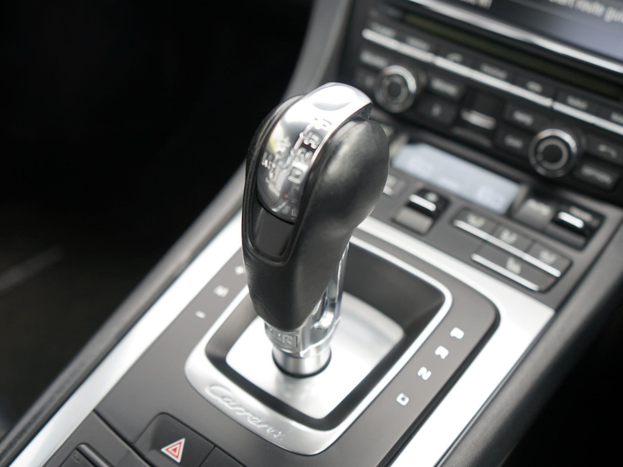 Porsche 911 view 34