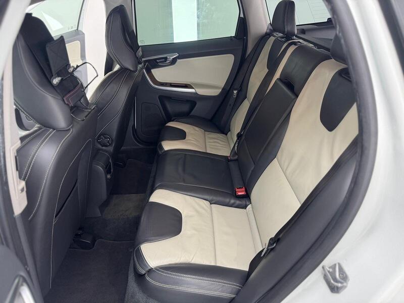 2014 Volvo XC60 3.0 T6 SE Lux Nav Estate 5dr Petrol Geartronic AWD Euro 5 (304 ps) • 40,000 miles image 28