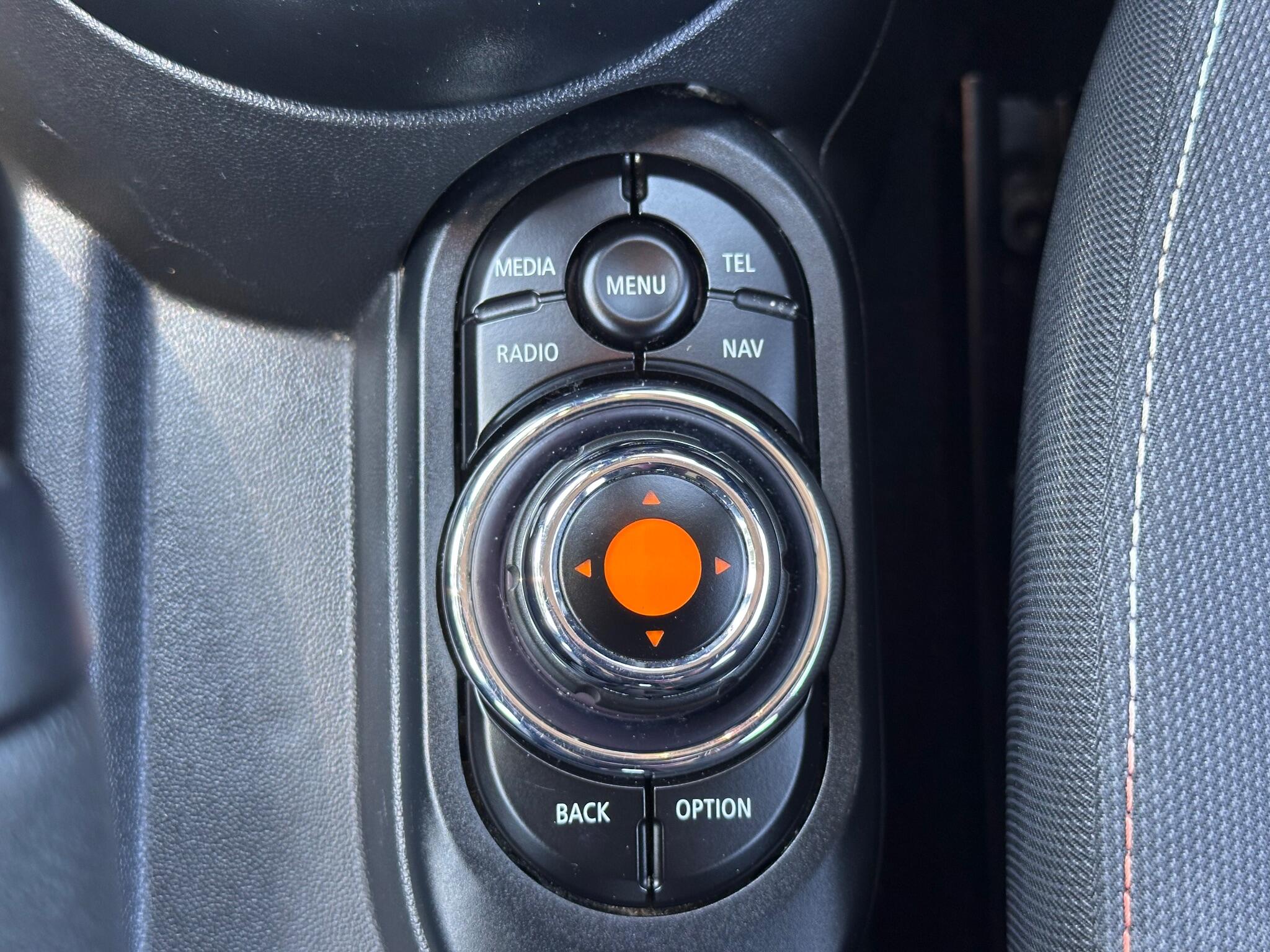 MINI Hatch view 41