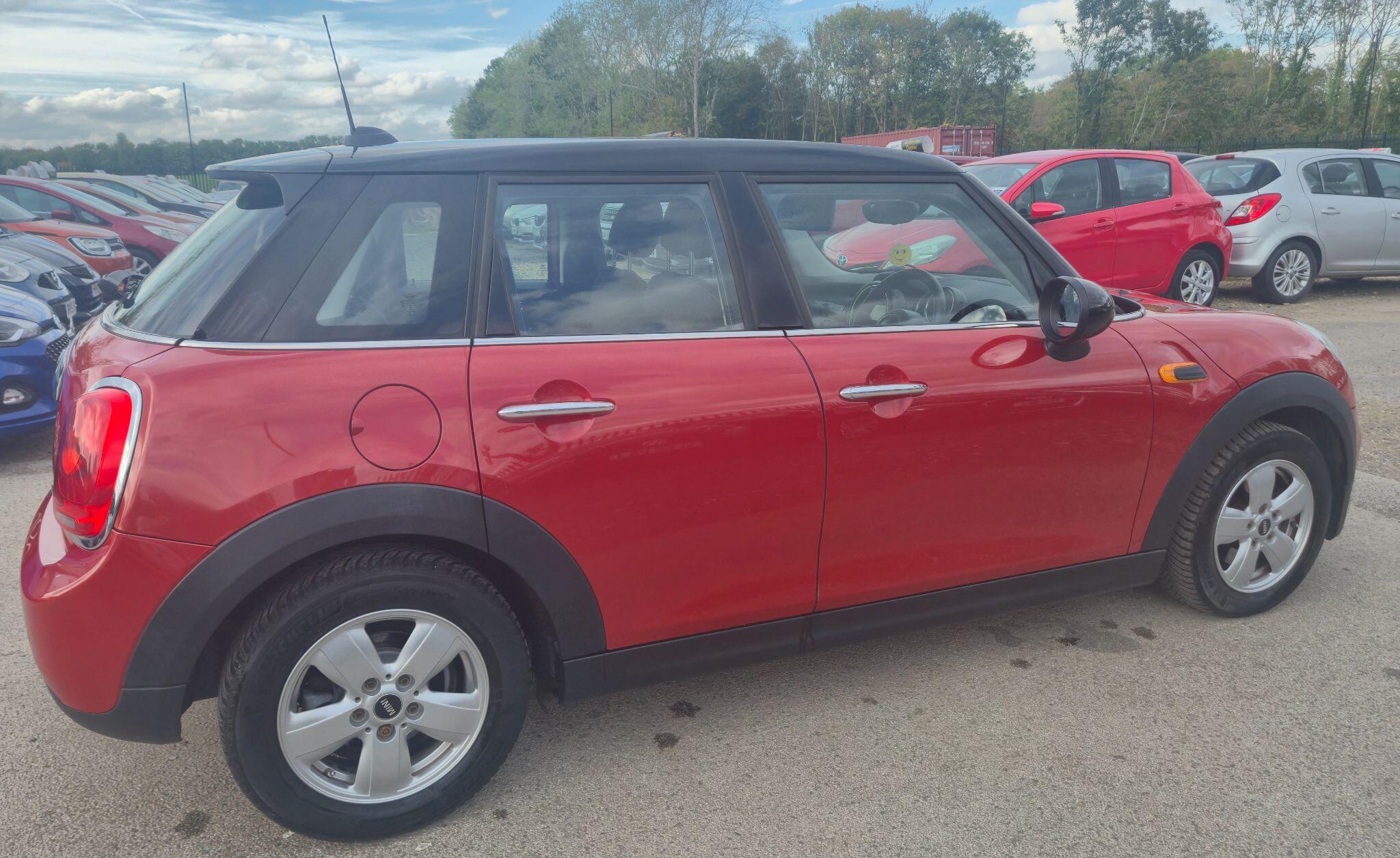 Mini Hatch view 7