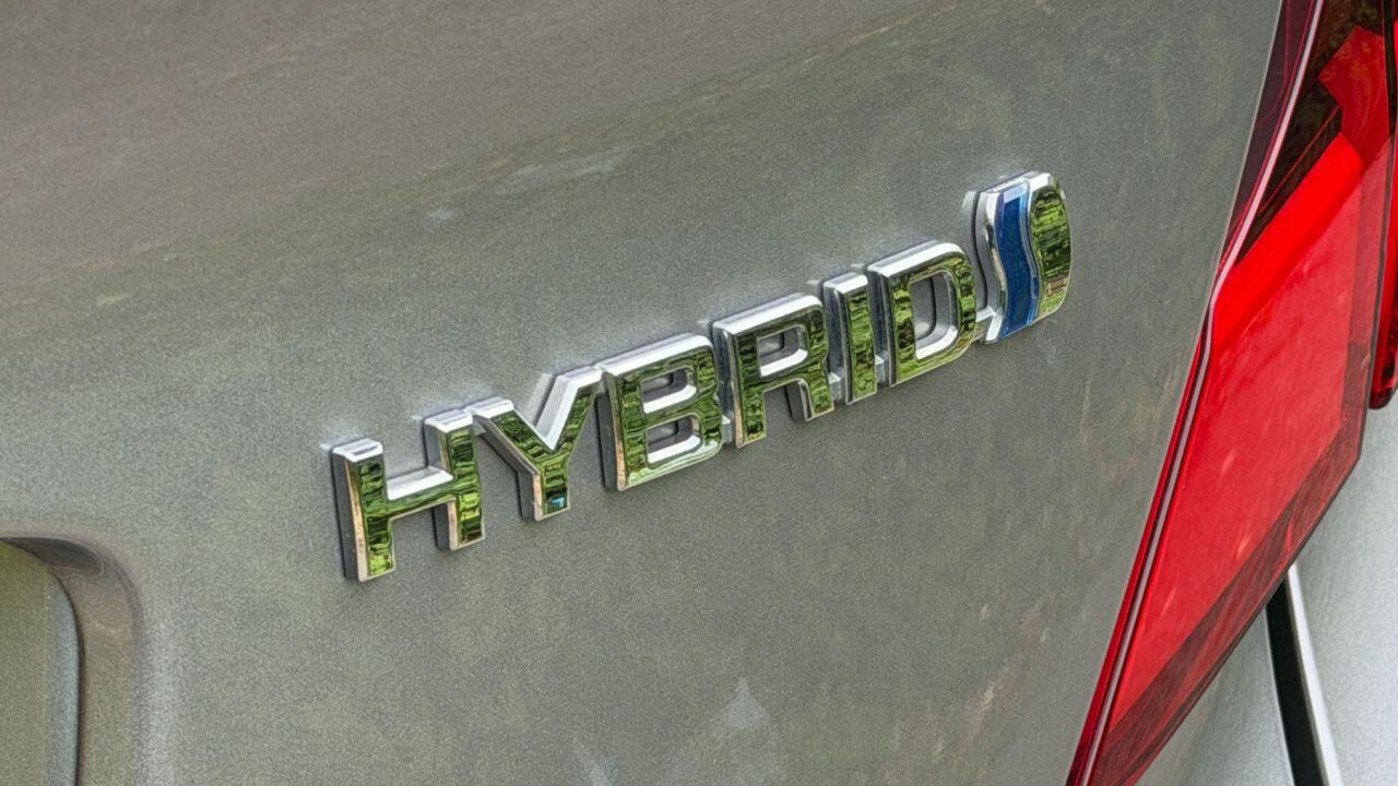 Toyota C-HR view 42