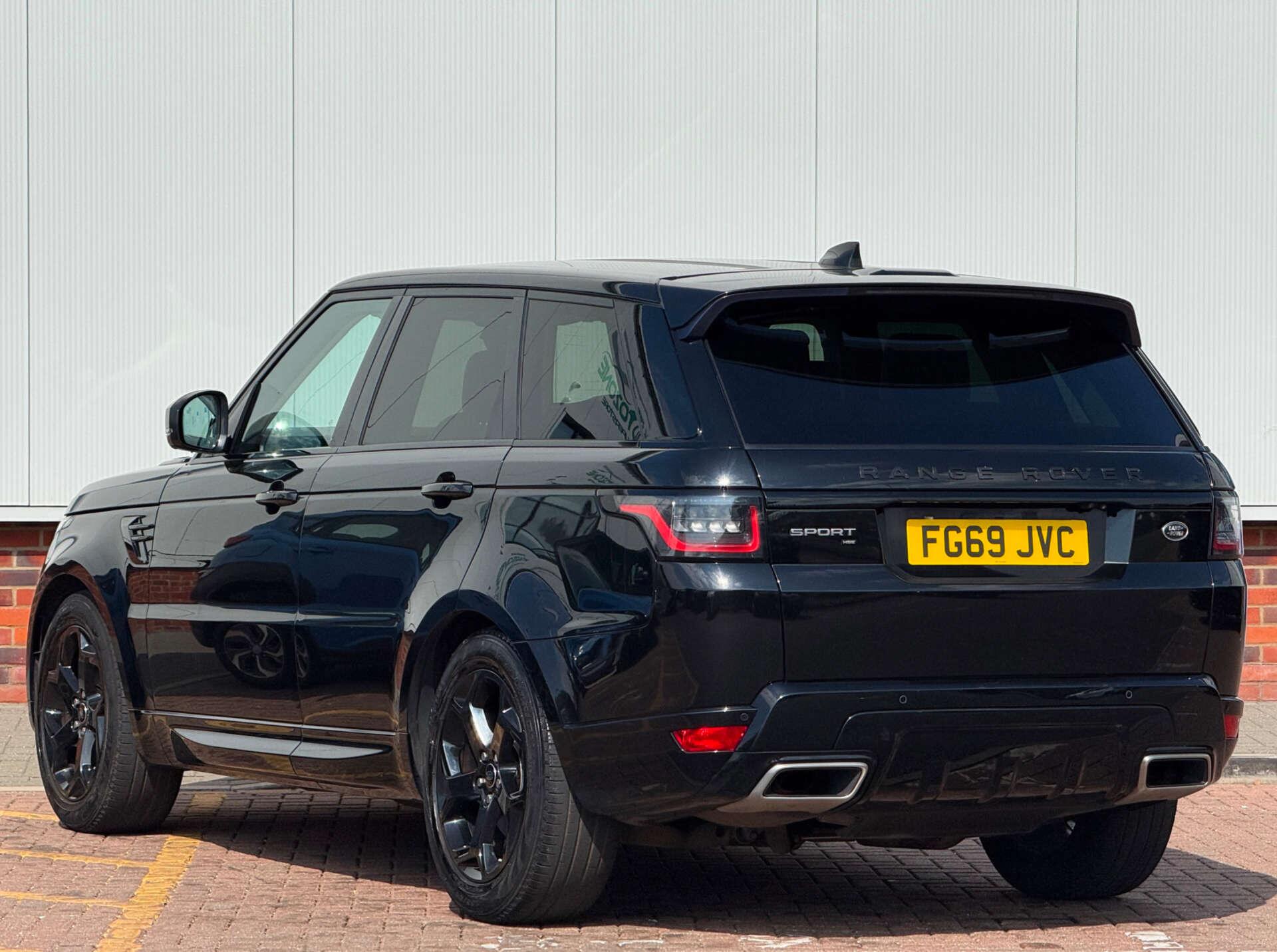 Land Rover Range Rover Sport view 4