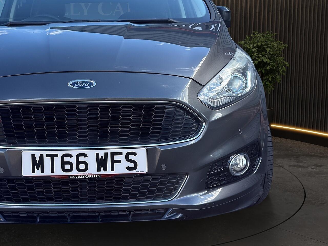 Ford S-Max view 7