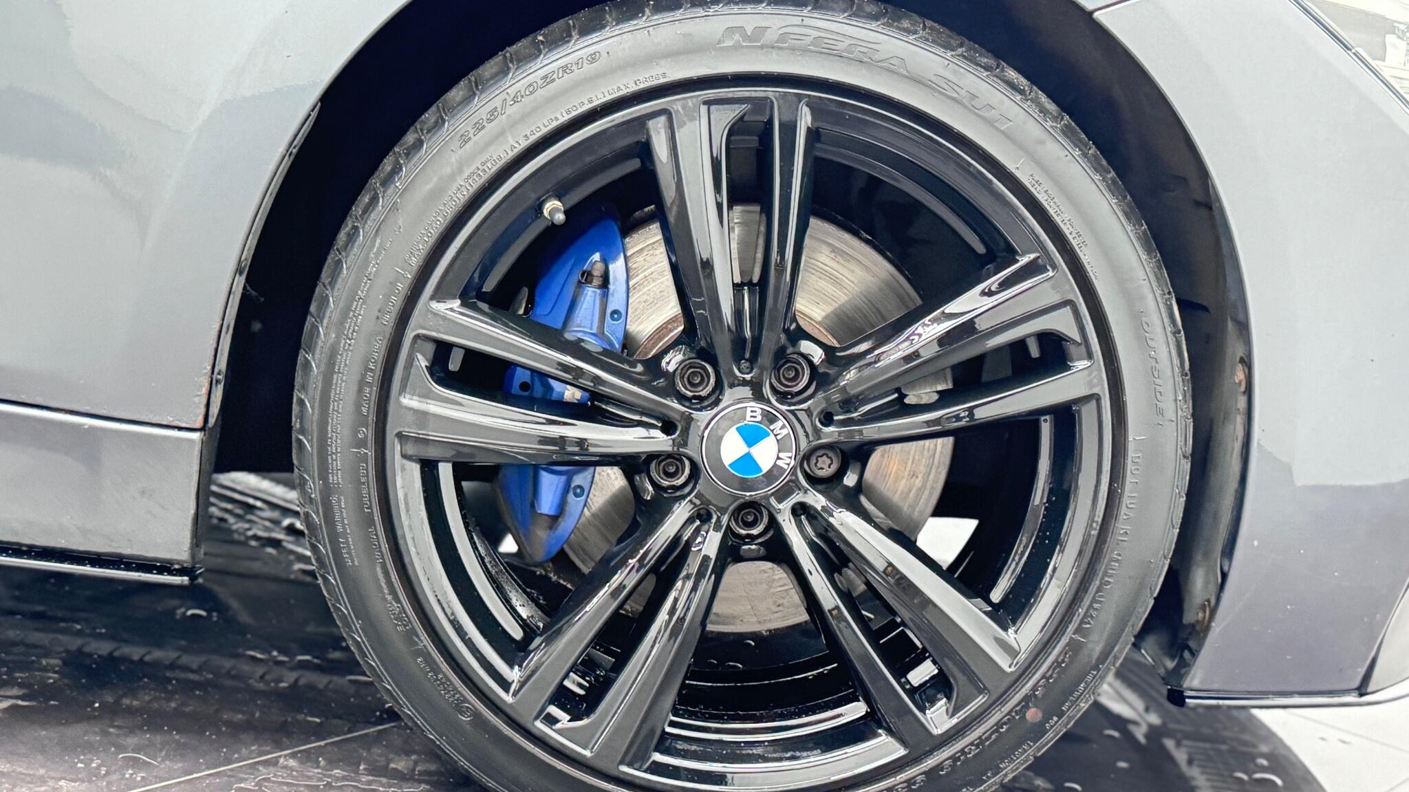 BMW 3 Series view 46