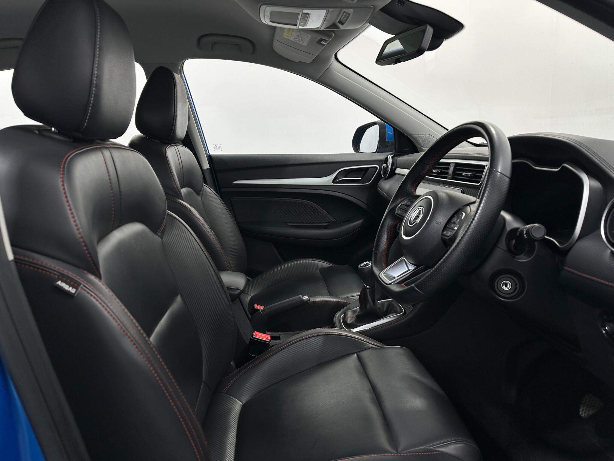MG ZS view 32