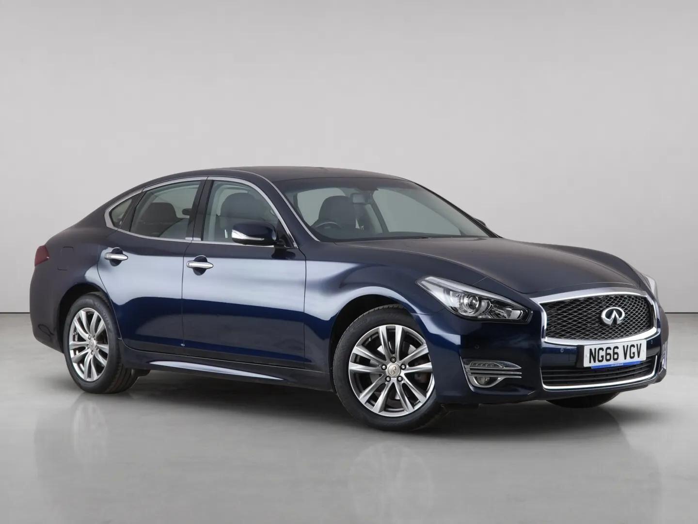 2017 Infiniti Q70 in Blue for sale