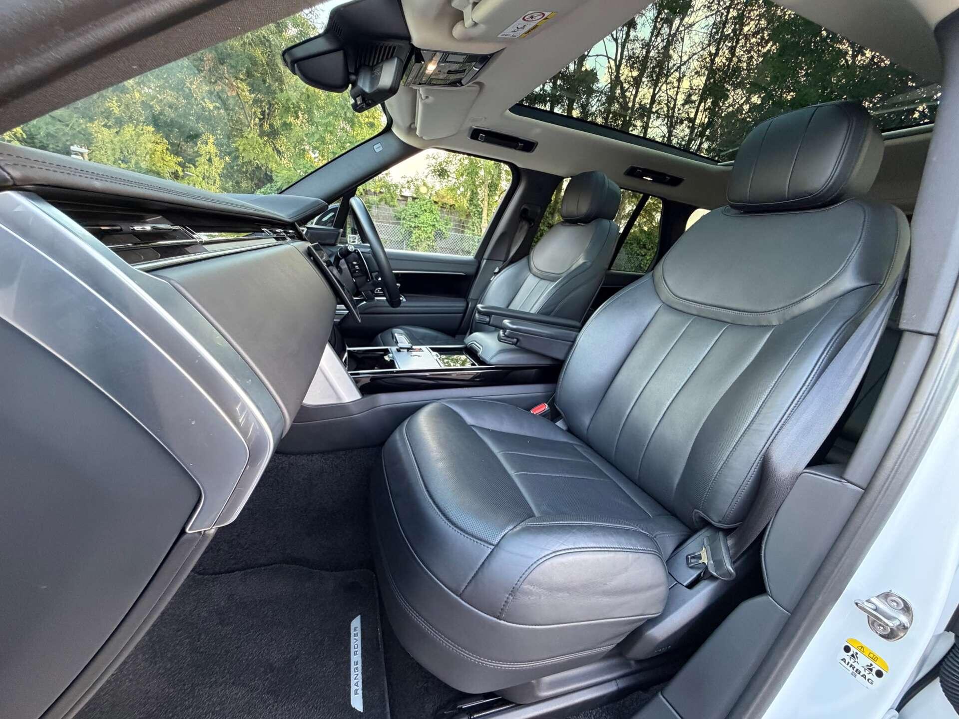 Land Rover Range Rover view 32