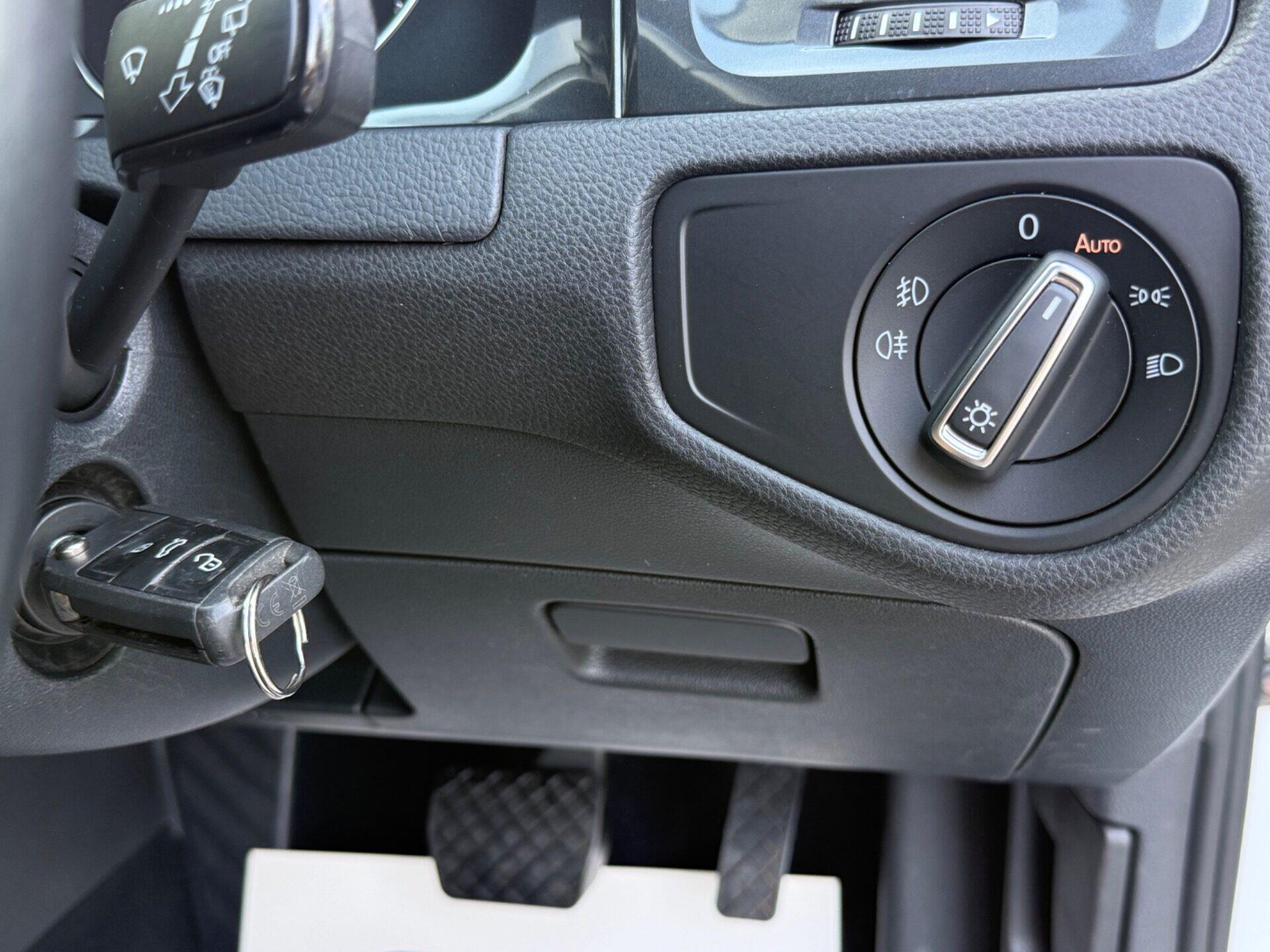 Volkswagen Golf view 49