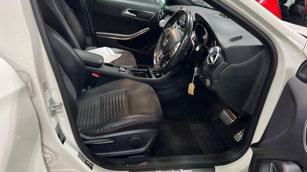 Mercedes-Benz Gla view 2
