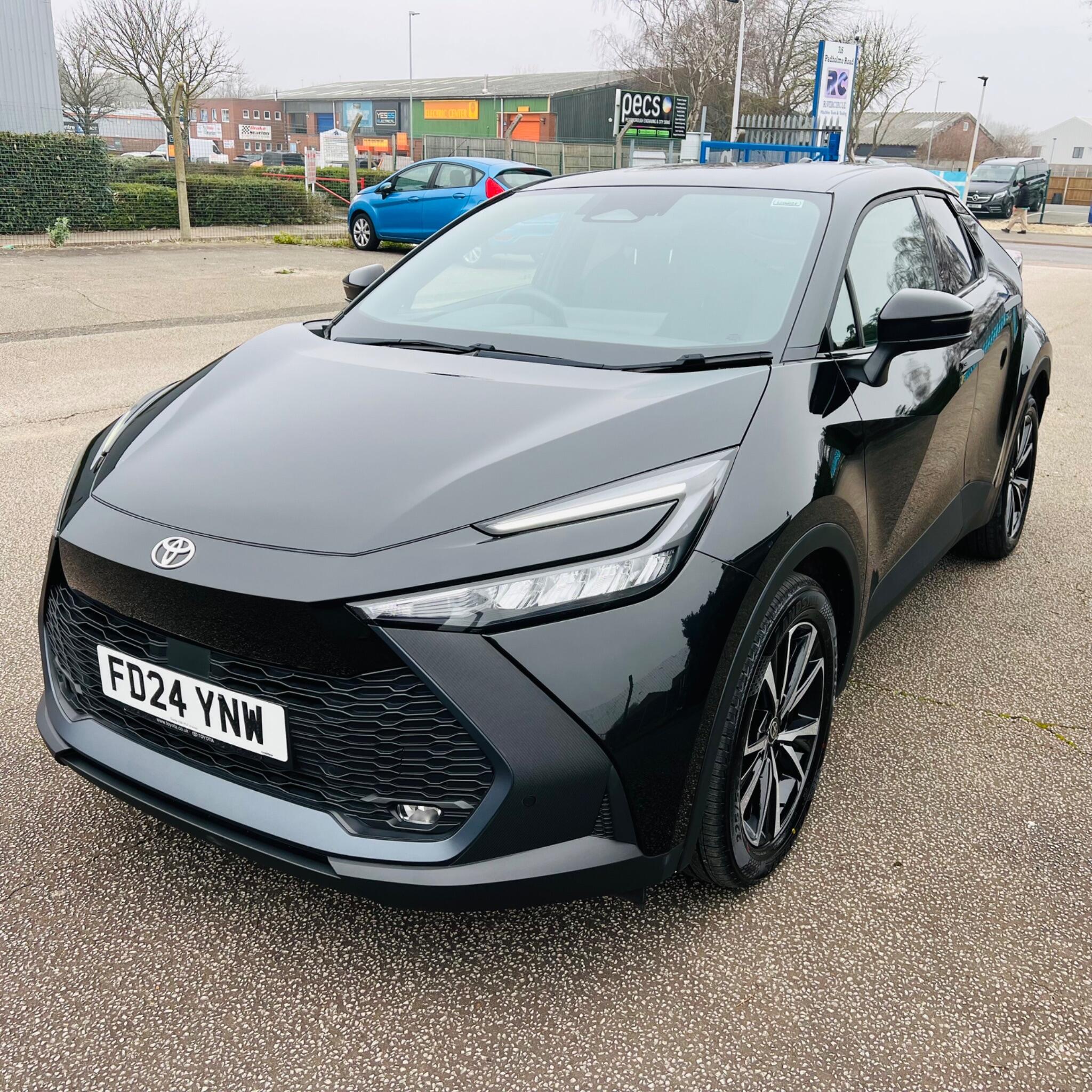 Toyota C-HR view 4