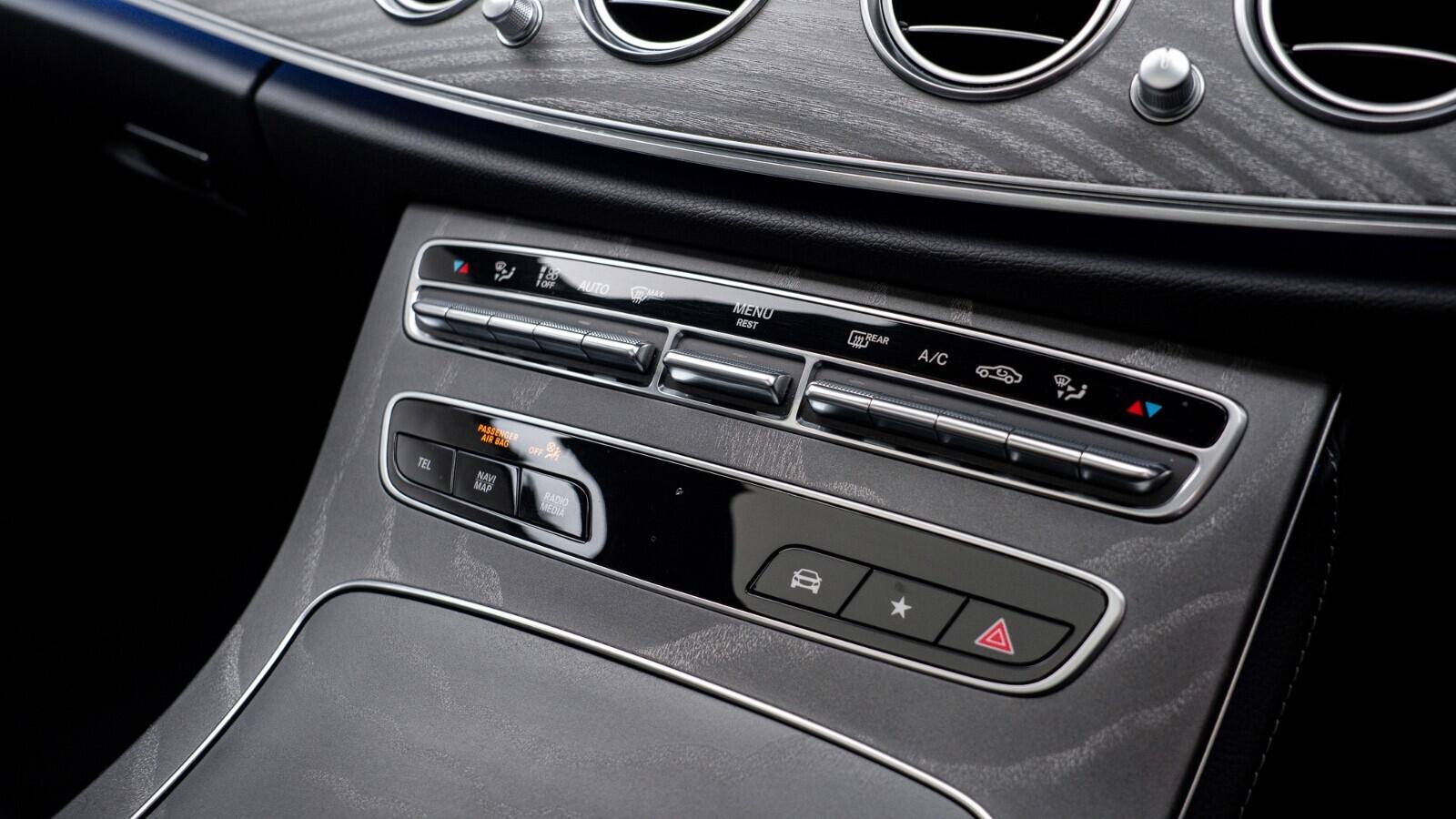 Mercedes-Benz E Class view 33
