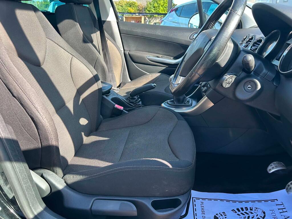 Peugeot 308 view 11