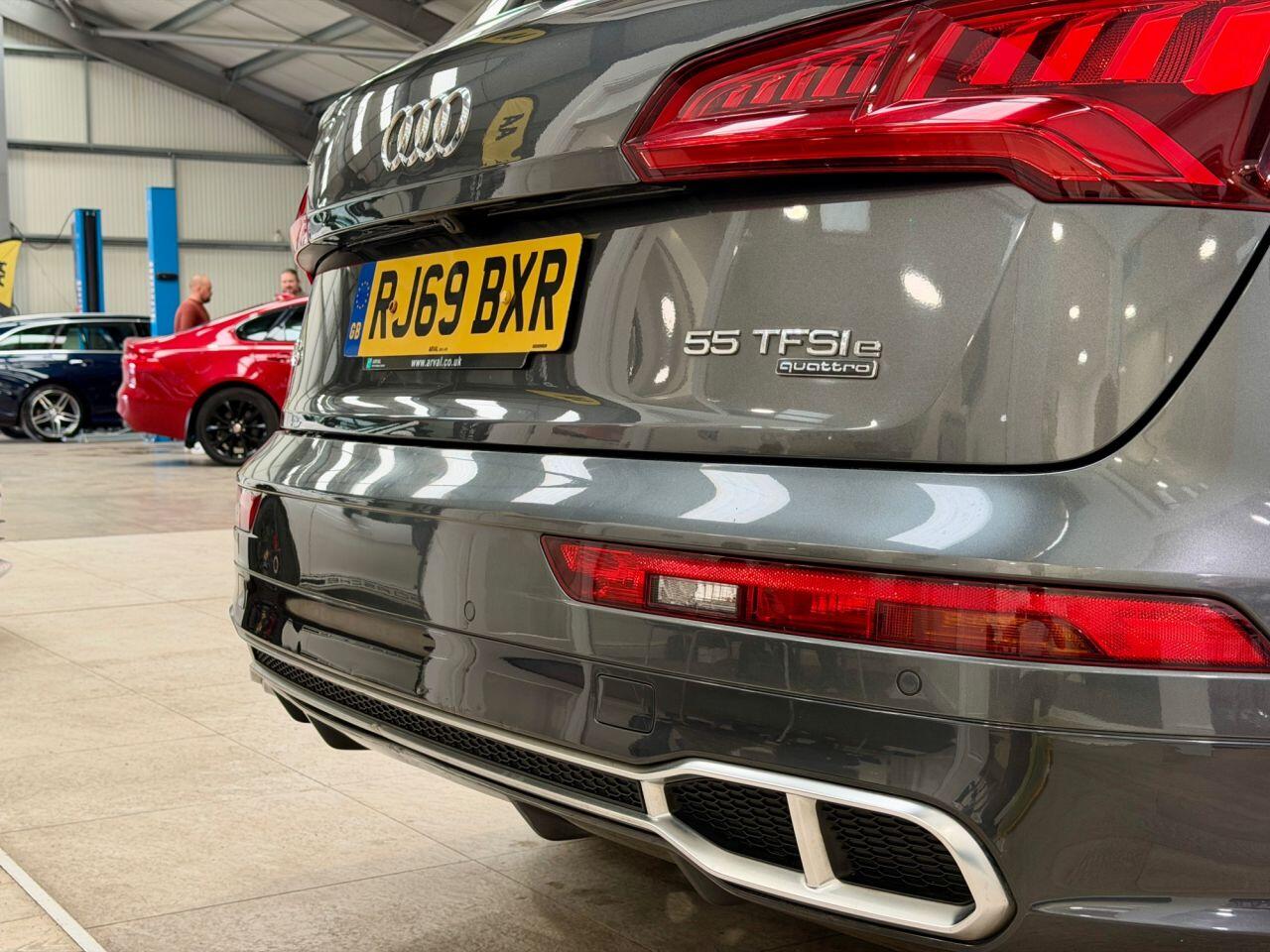 Audi Q5 view 6