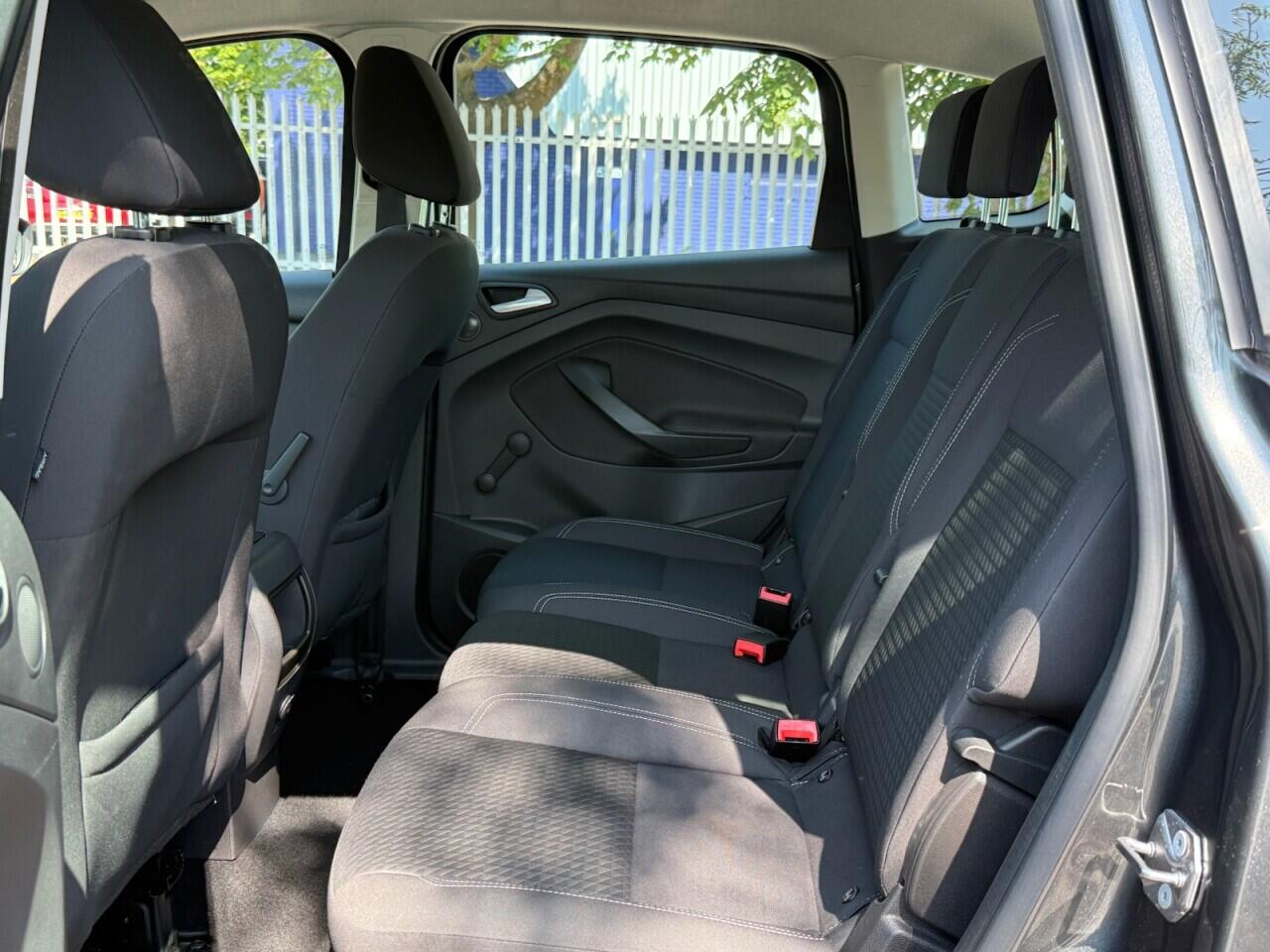Ford C-Max view 24