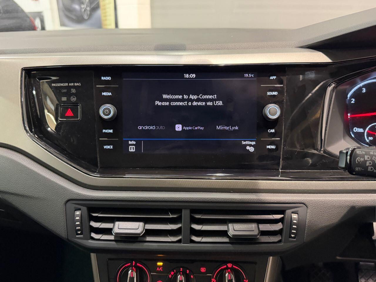 Volkswagen Polo view 17