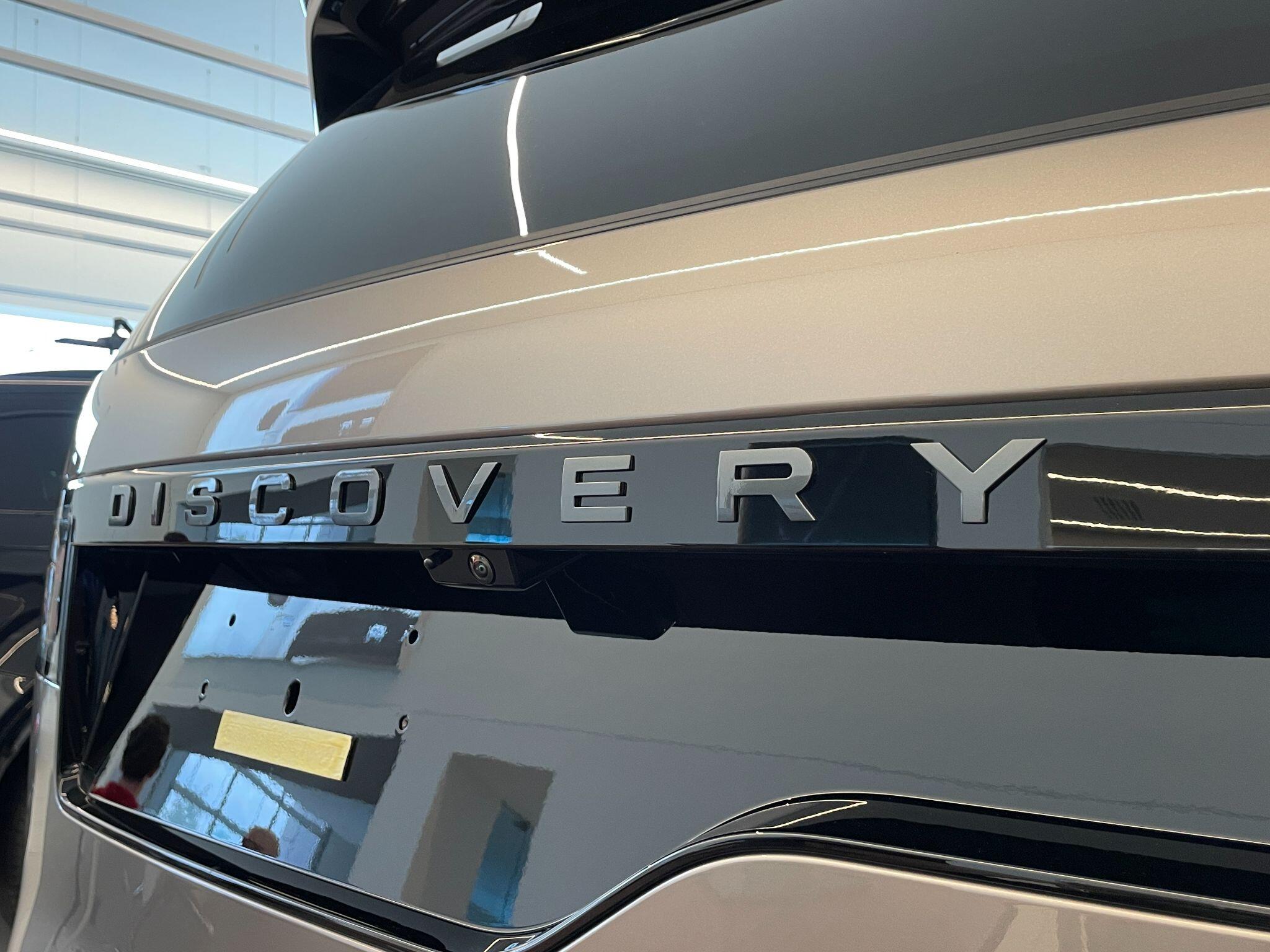 Land Rover Discovery view 7