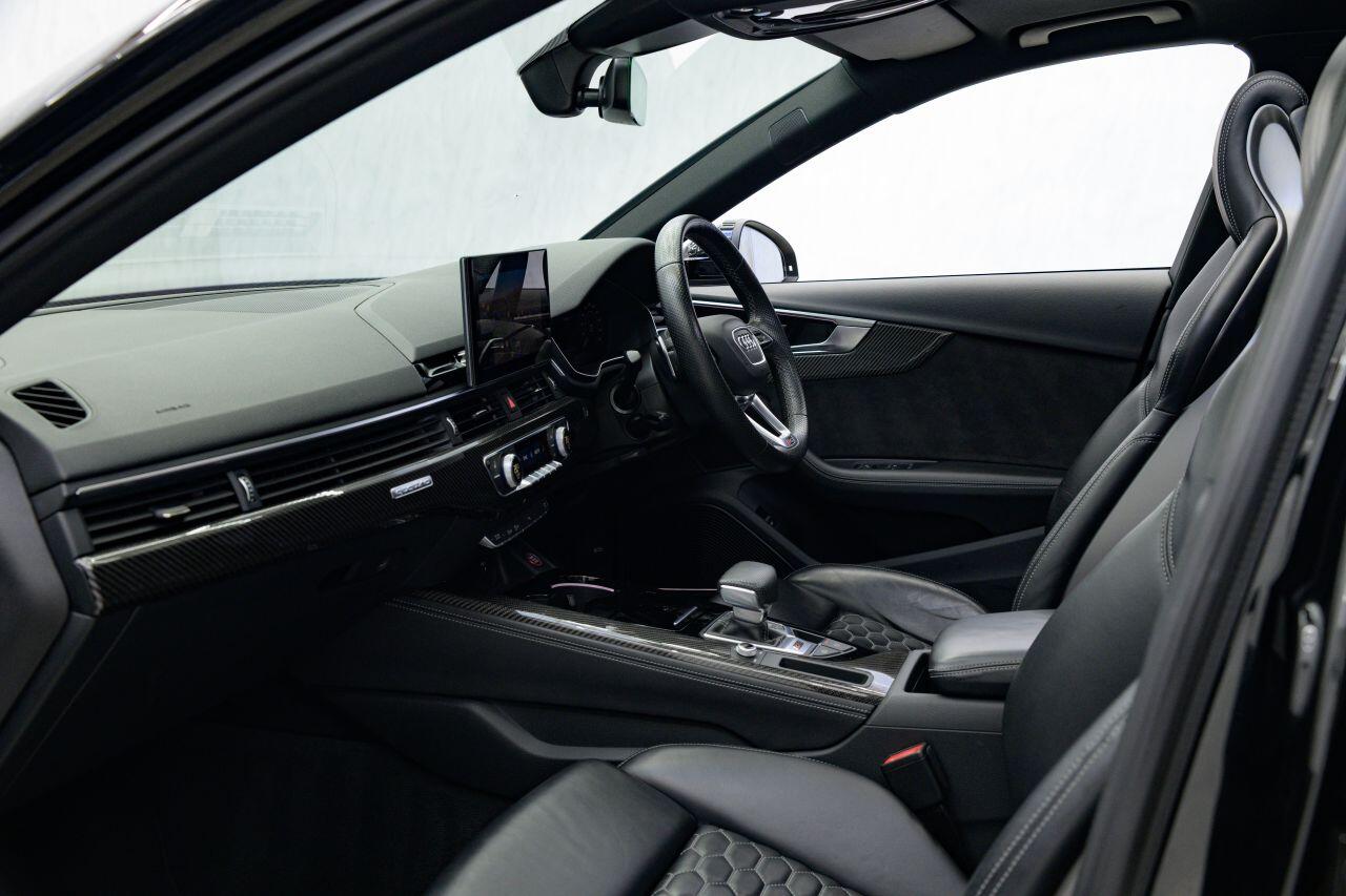 Audi RS4 view 26