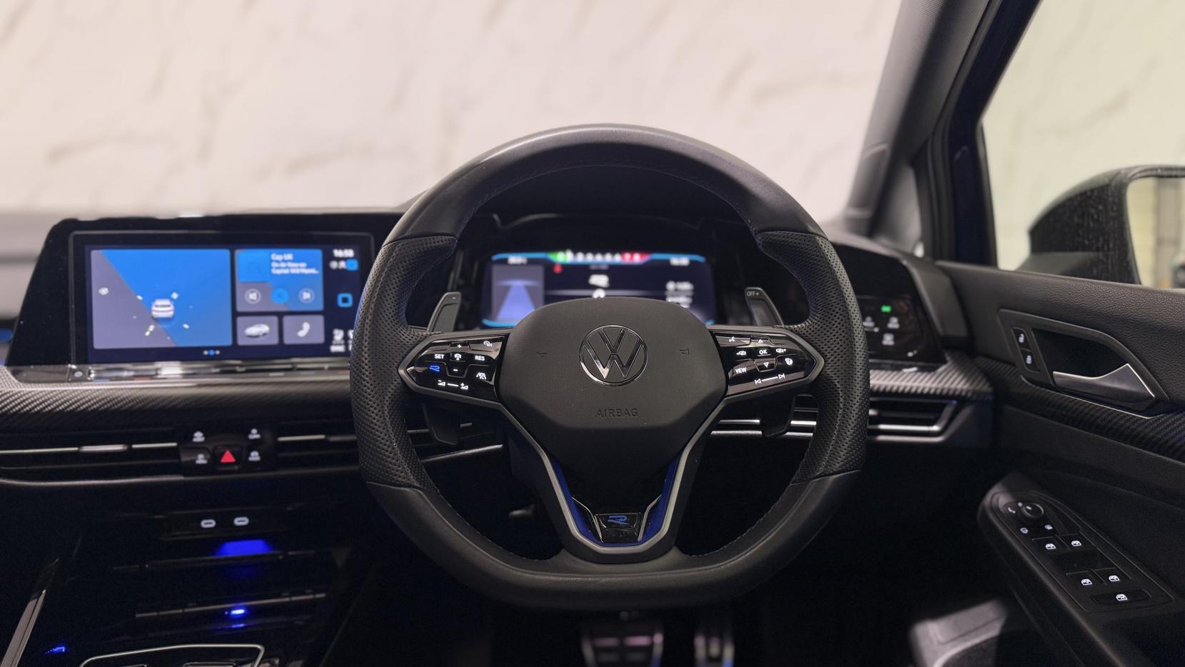 Volkswagen Golf view 17