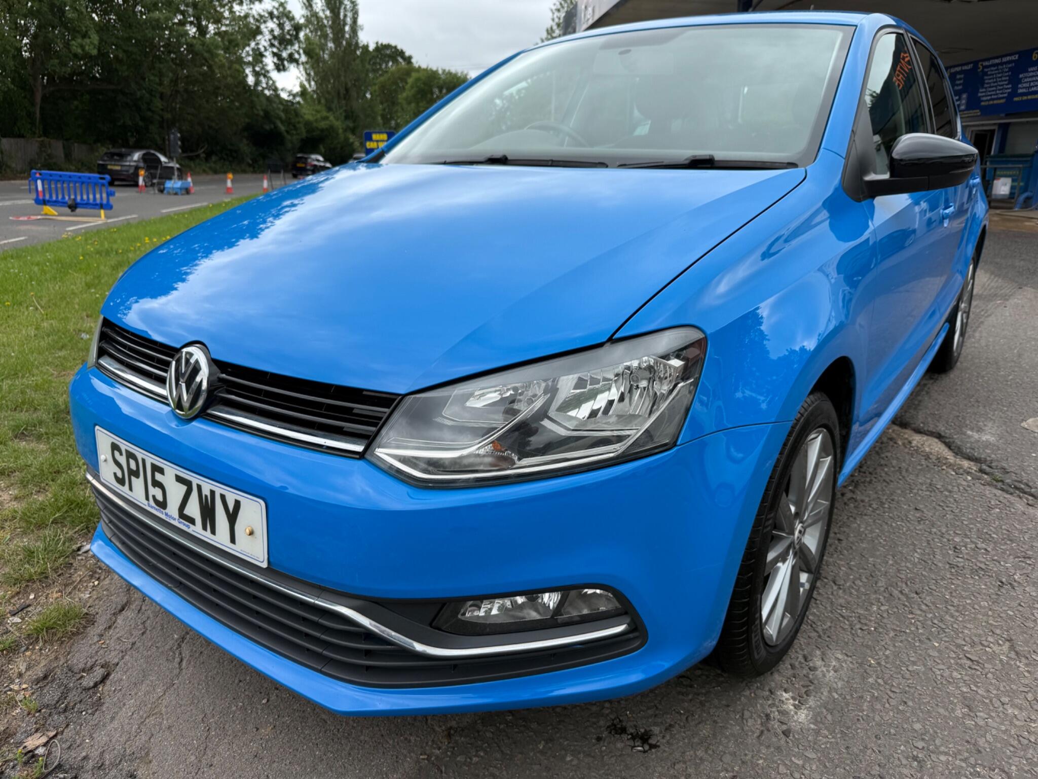 Volkswagen Polo view 3