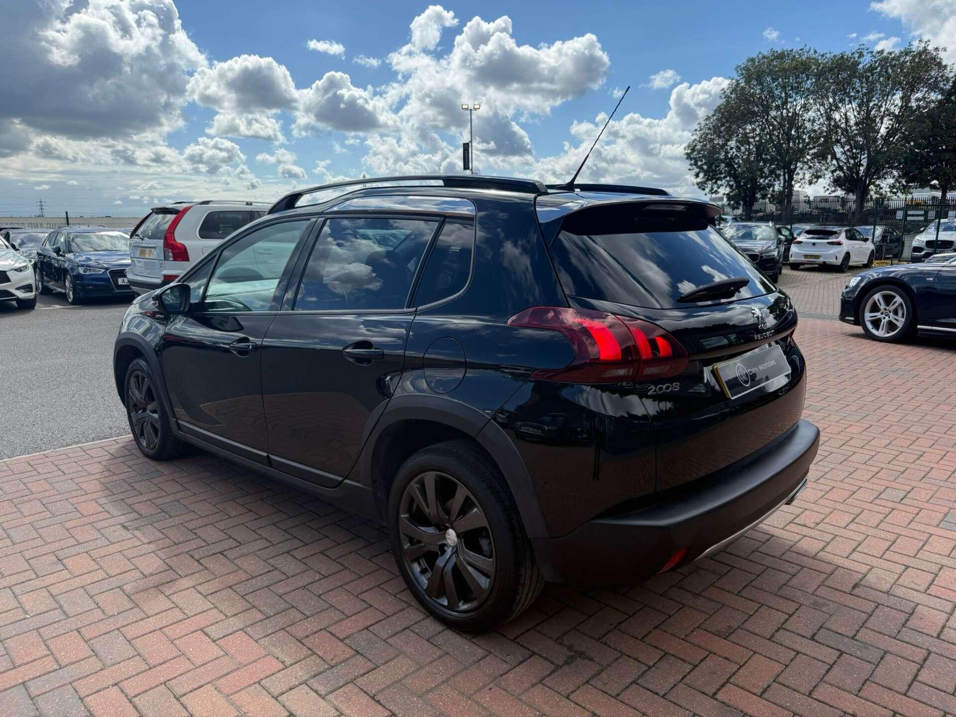 Peugeot 2008 view 8
