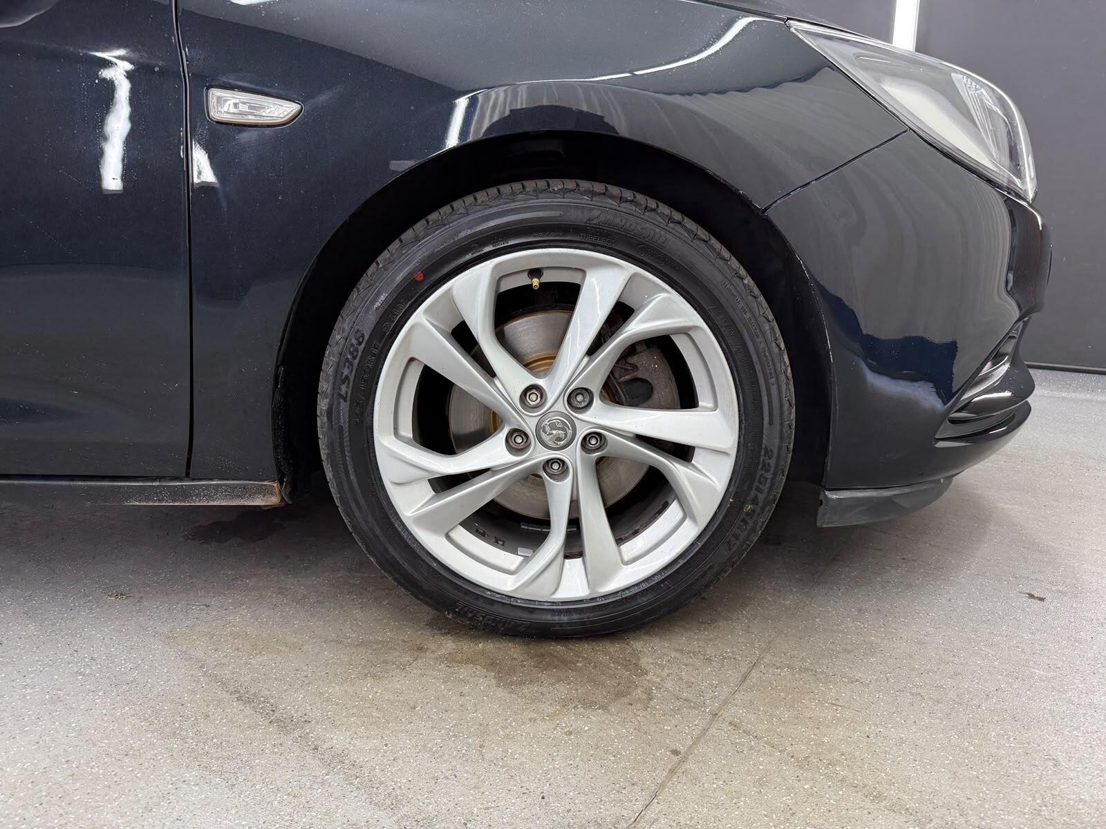 Vauxhall Astra view 18