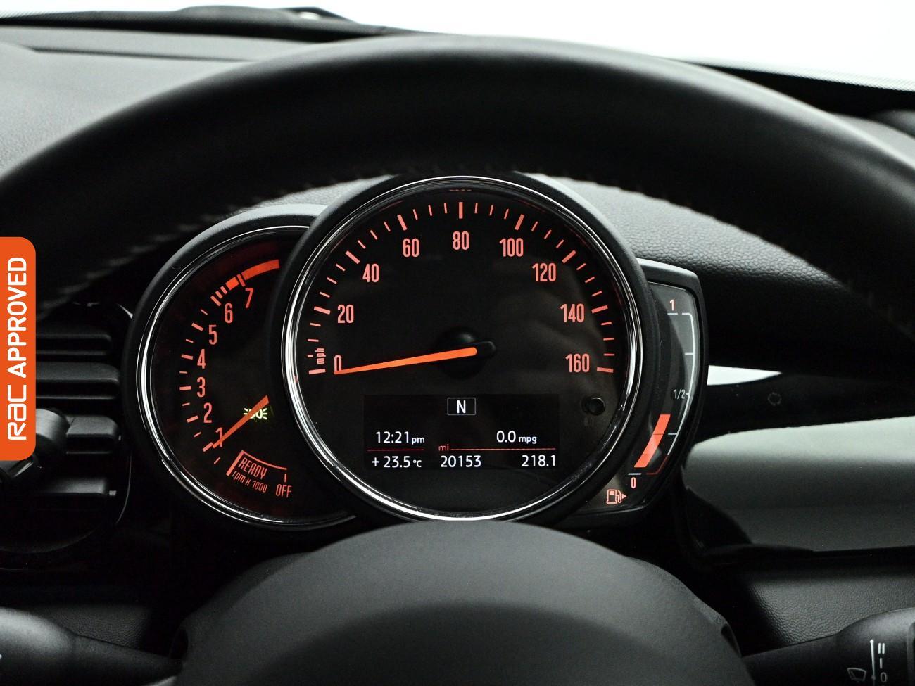 Mini Hatch view 11