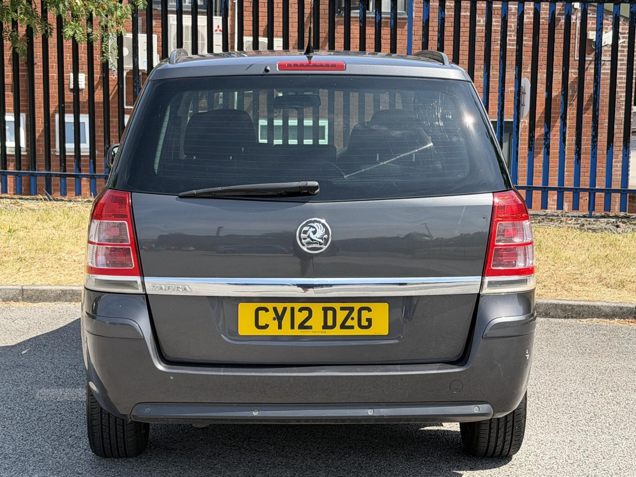 Vauxhall Zafira view 7