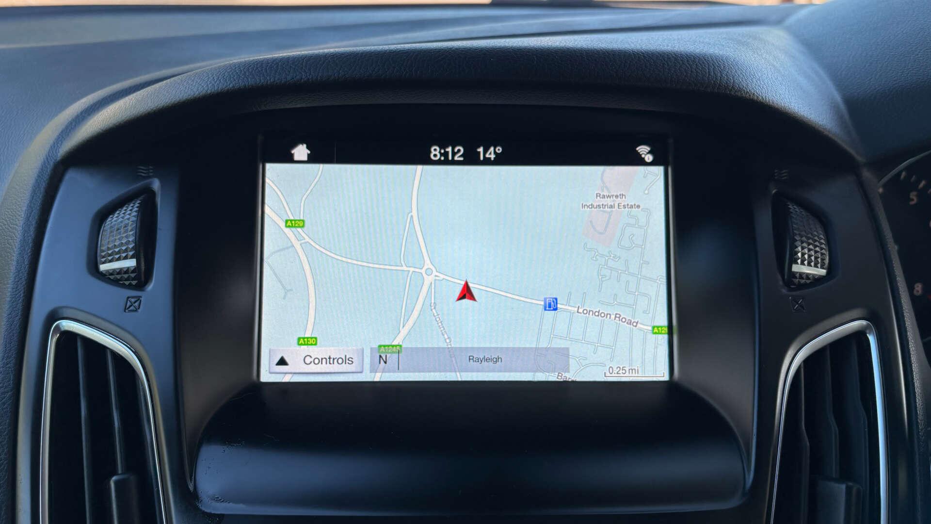 Ford Focus view 24