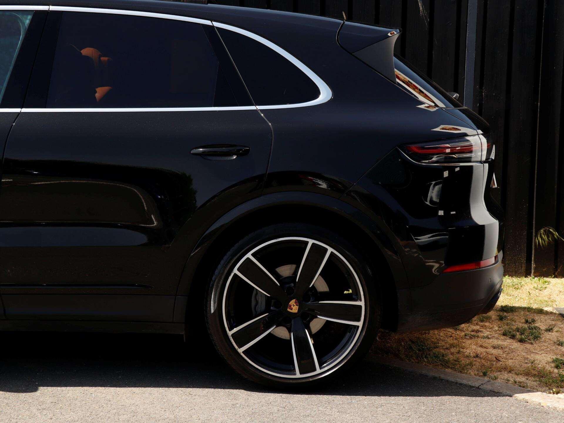 Porsche Cayenne view 30