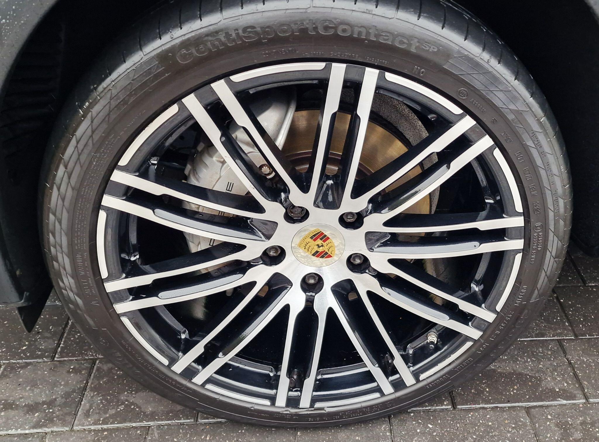 2016 Porsche Cayenne 4.2 TD V8 S TiptronicS 4WD Euro 6 (s/s) 5dr • 87,000 miles image 29