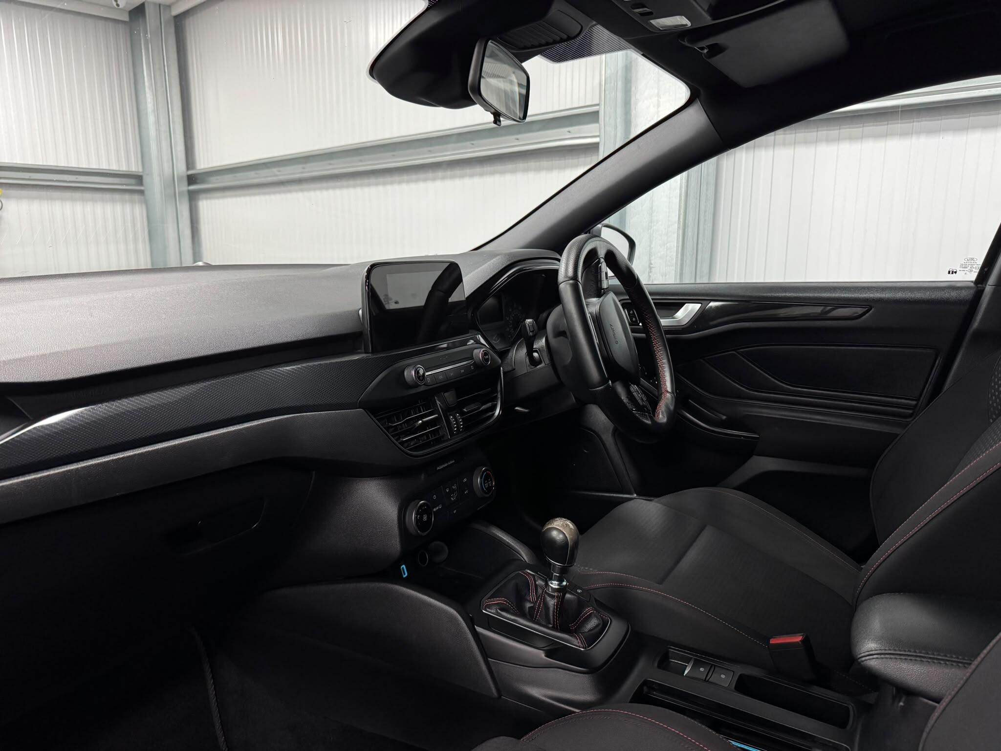 Ford Focus view 19